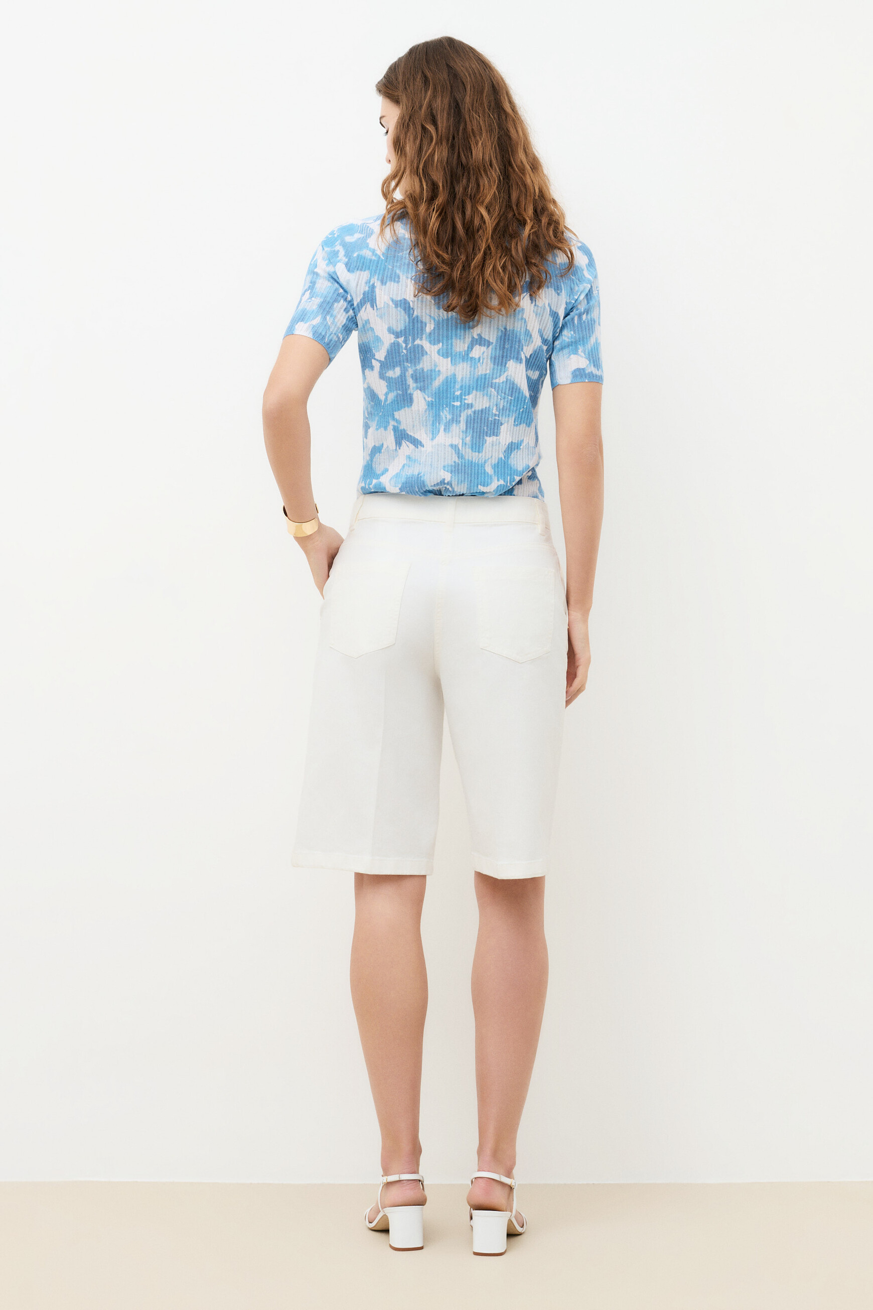 Short Permuda white woman