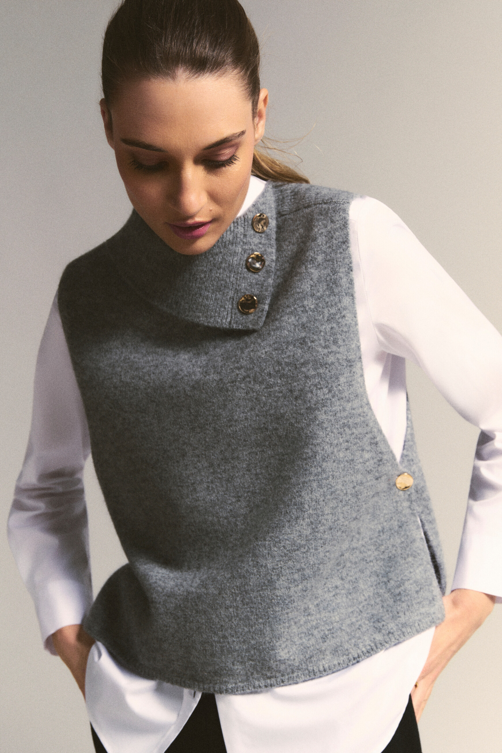 Hoany poncho grey woman