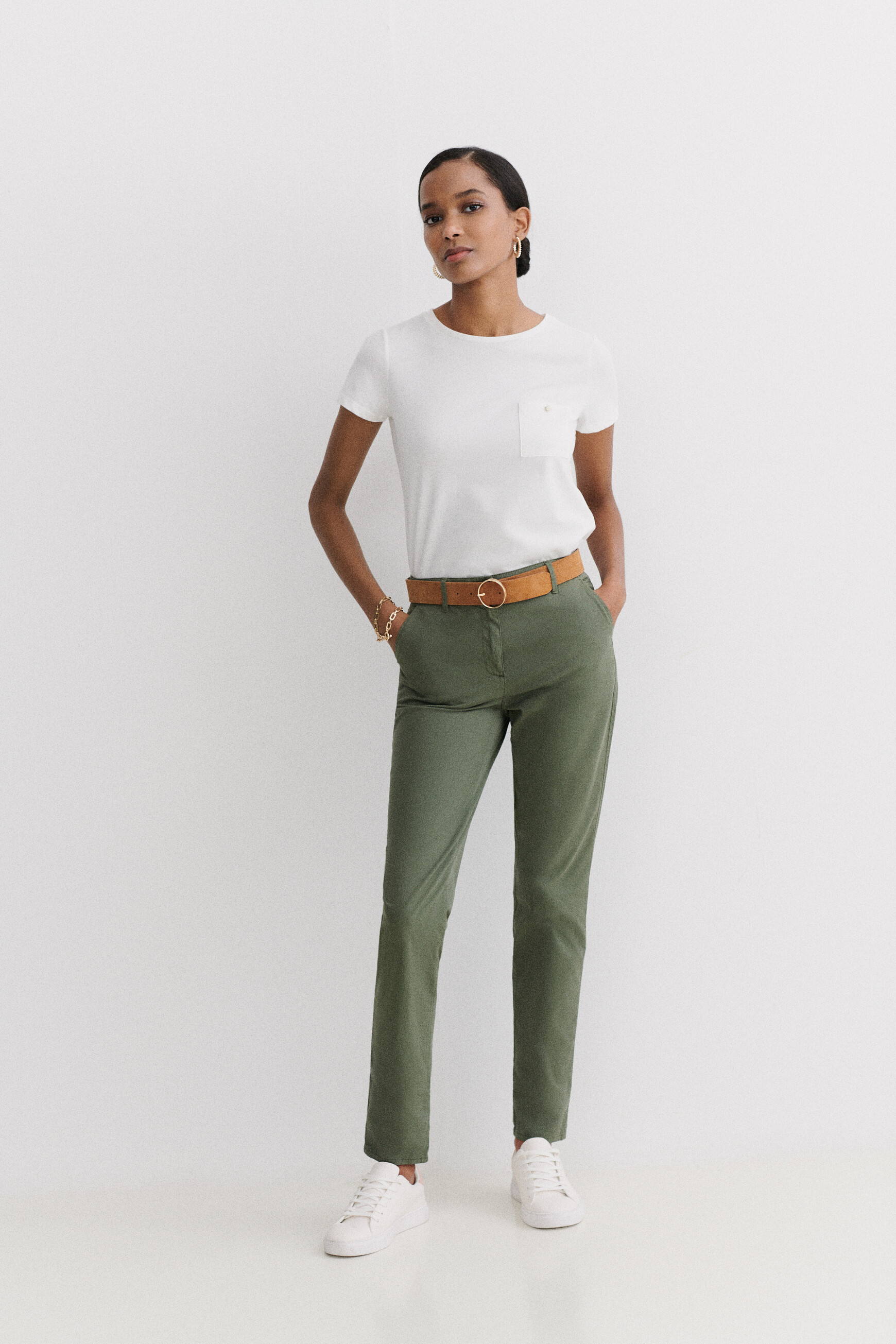 Pantalon verde top kaki mujer