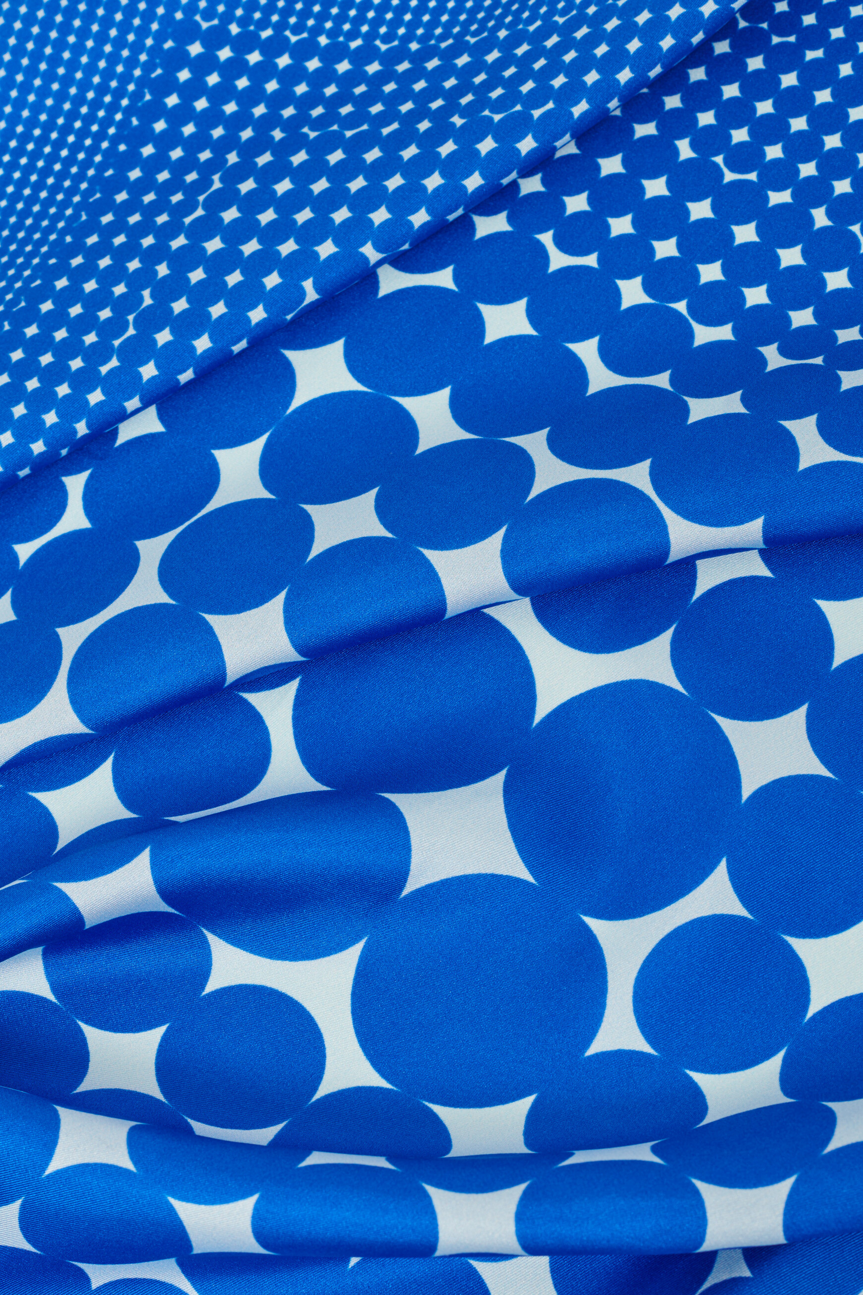 foulard jane en soie bleu electrique femme foulard jane en soie bleu electrique femme