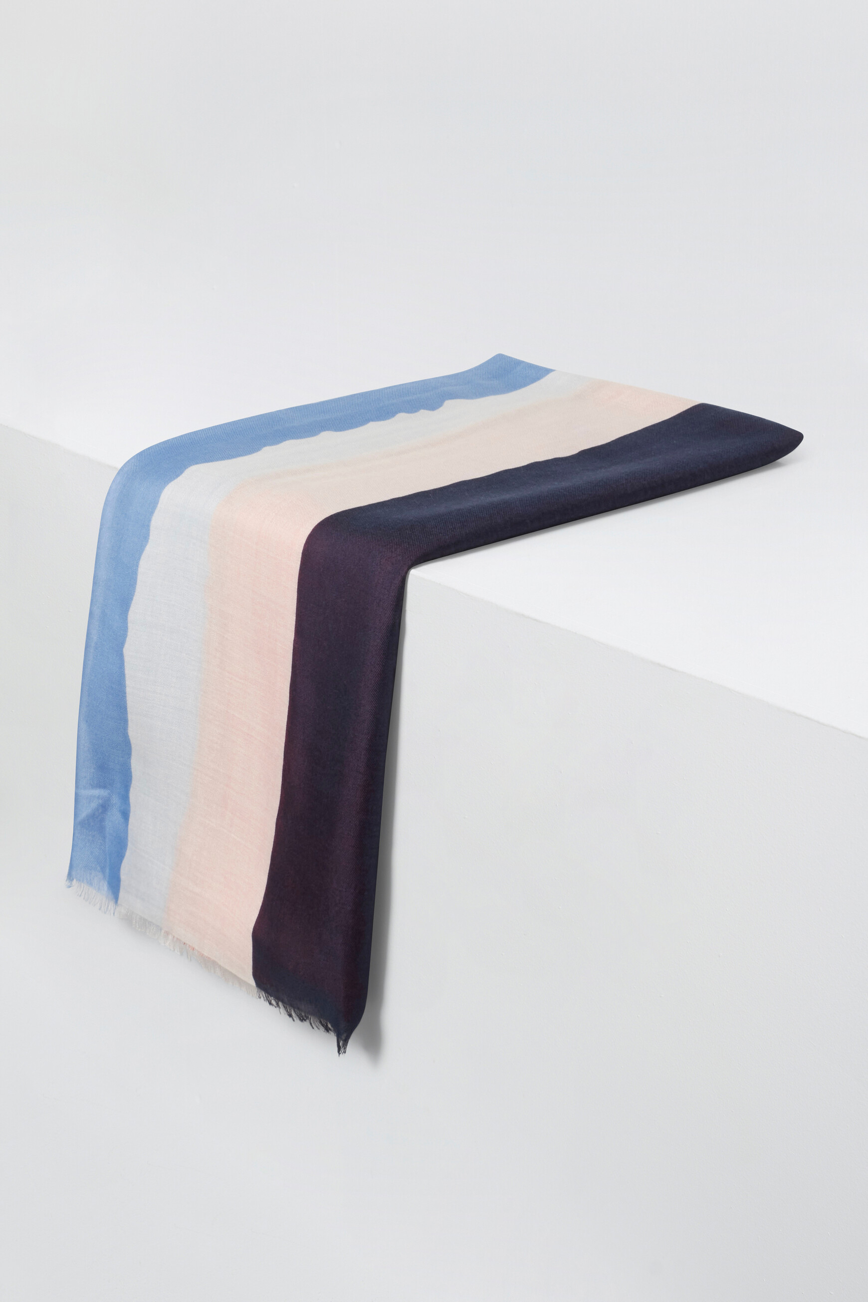 foulard mathilde bleu fonce femme foulard mathilde bleu fonce femme