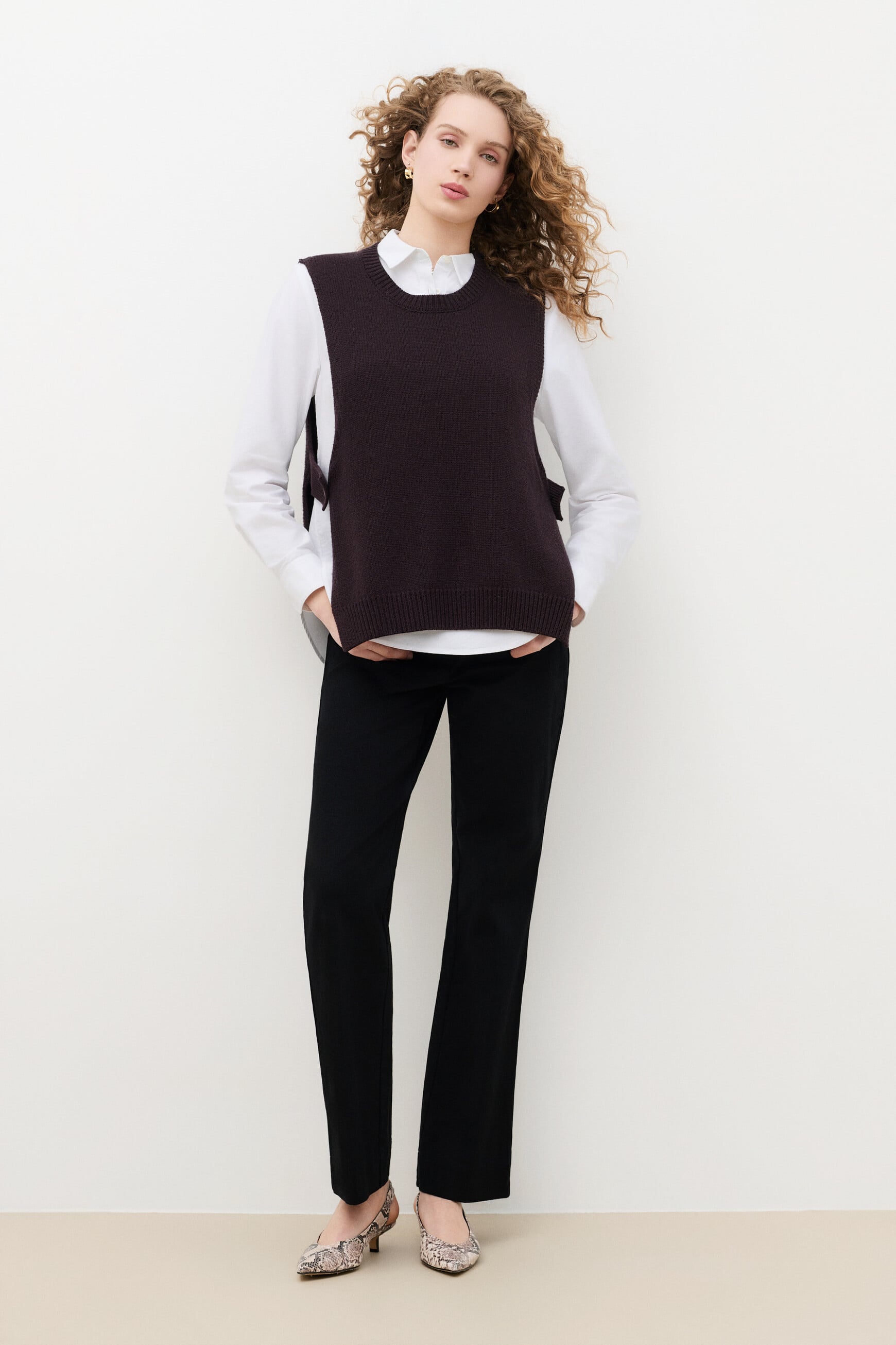 hevy poncho dark brown woman