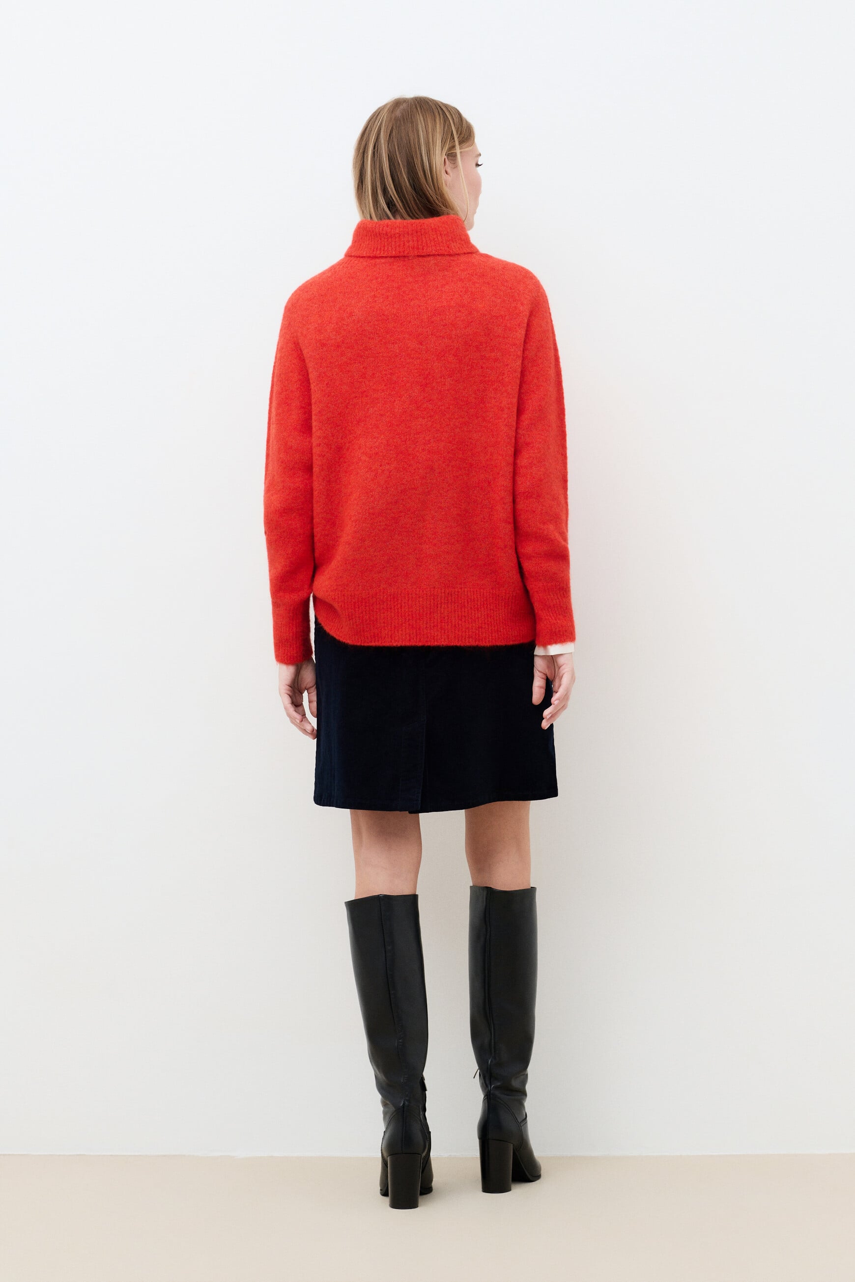 Mgemma sweater orange woman