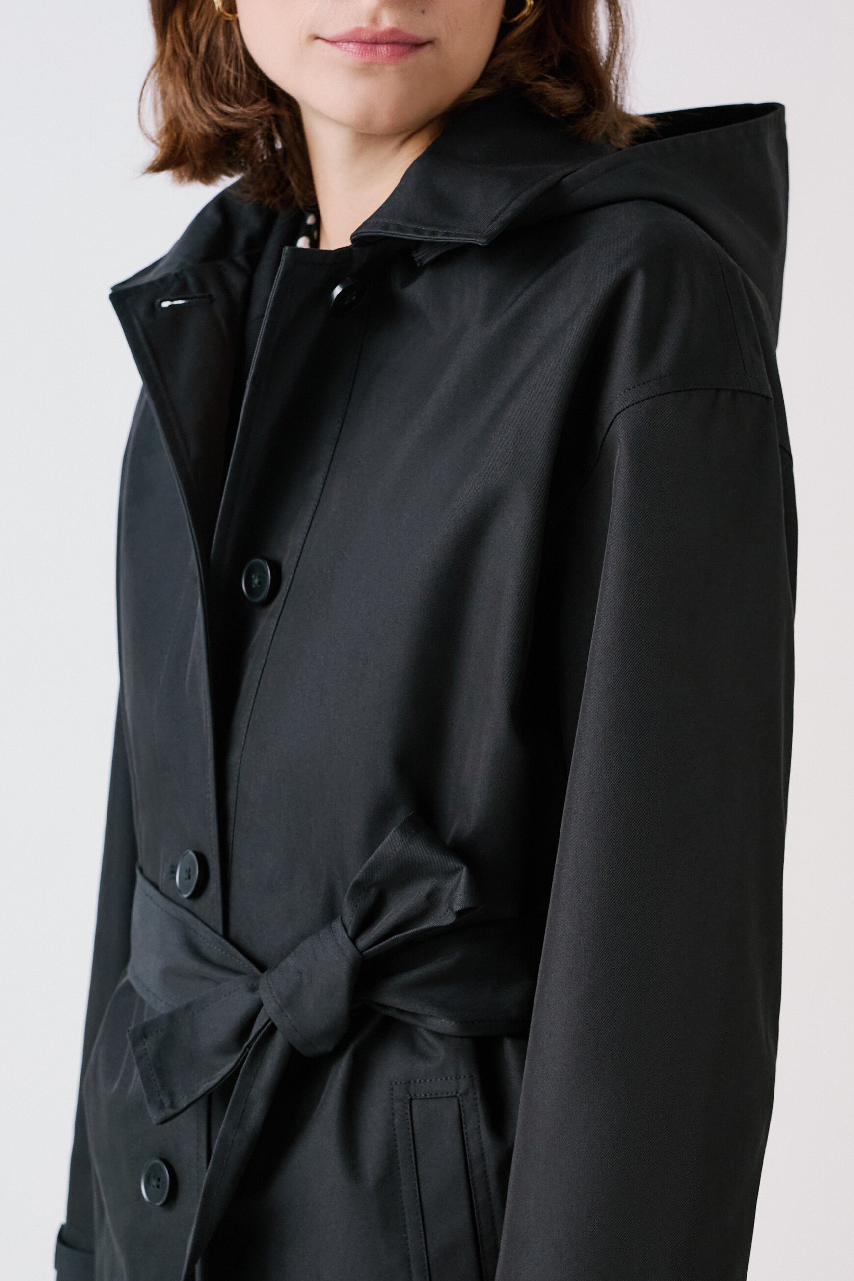 gabardine trench black woman