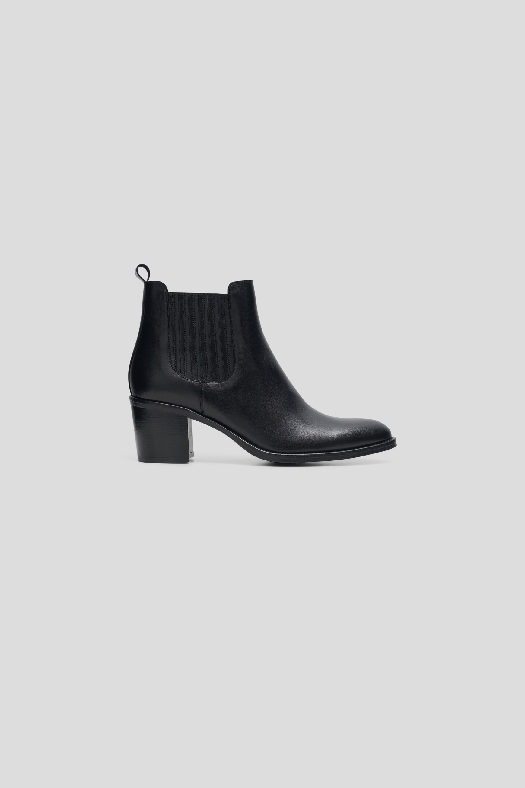 echupa boots black woman