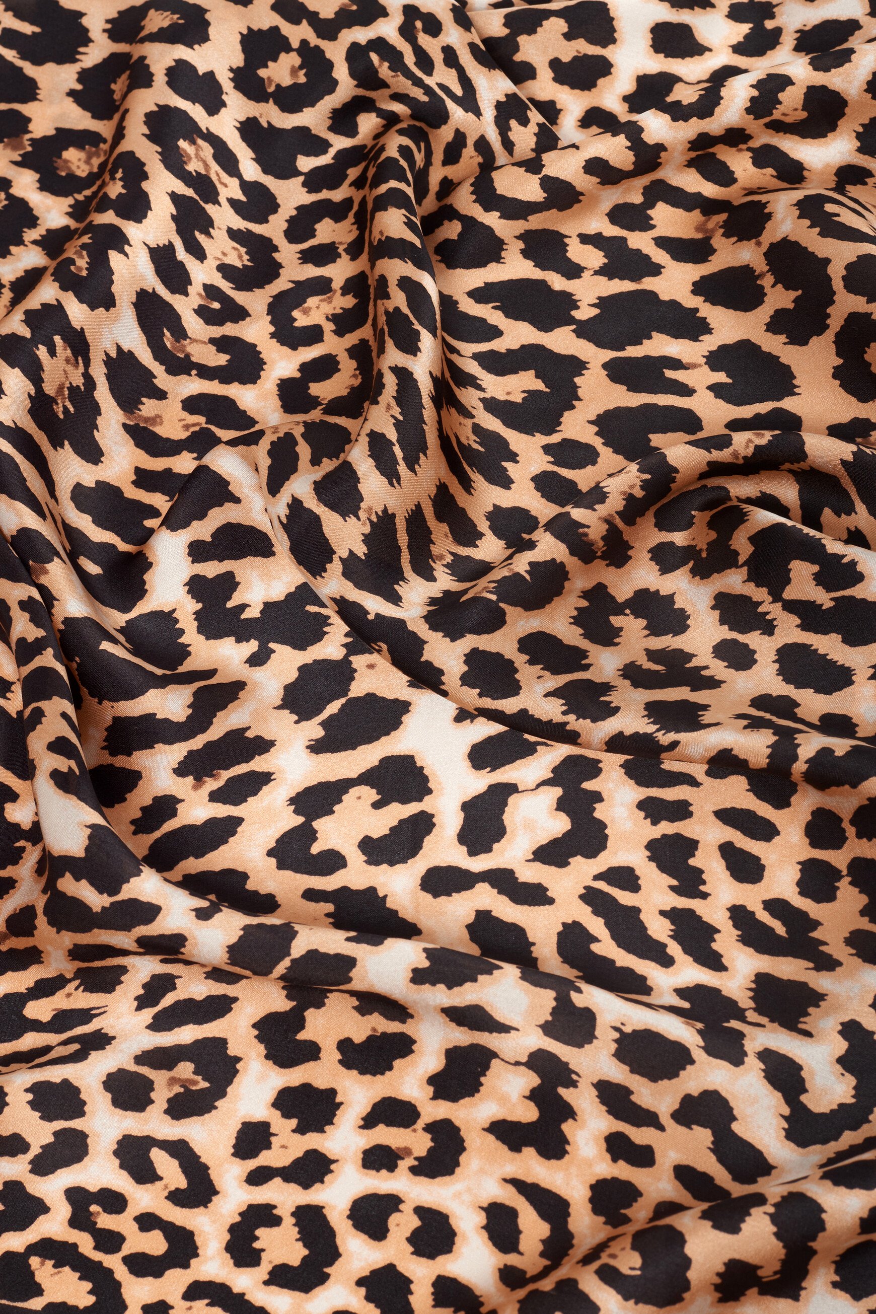 Beasty 100% silk scarf camel woman