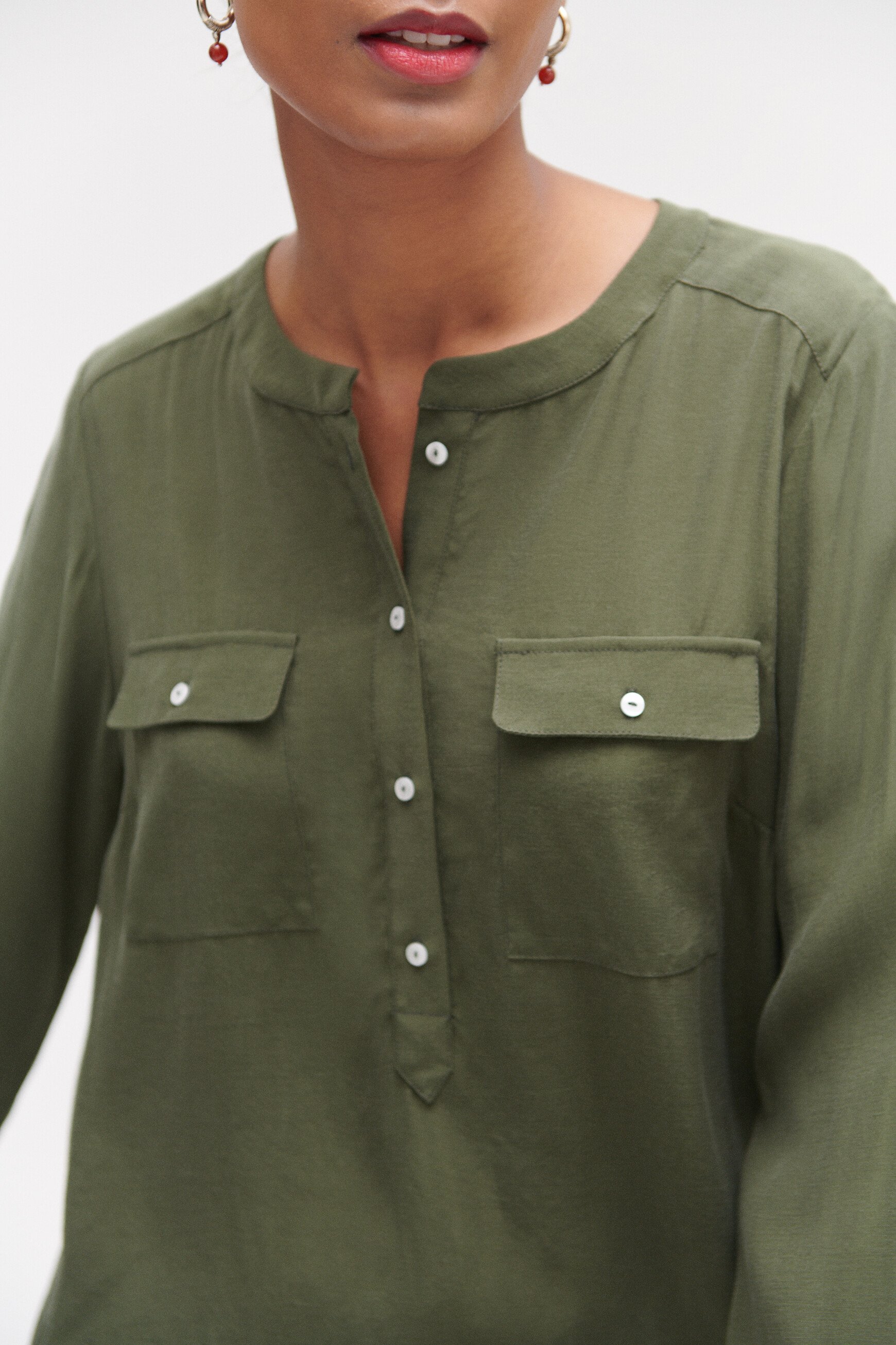 Blouse texas à col tunisien vert kaki femme