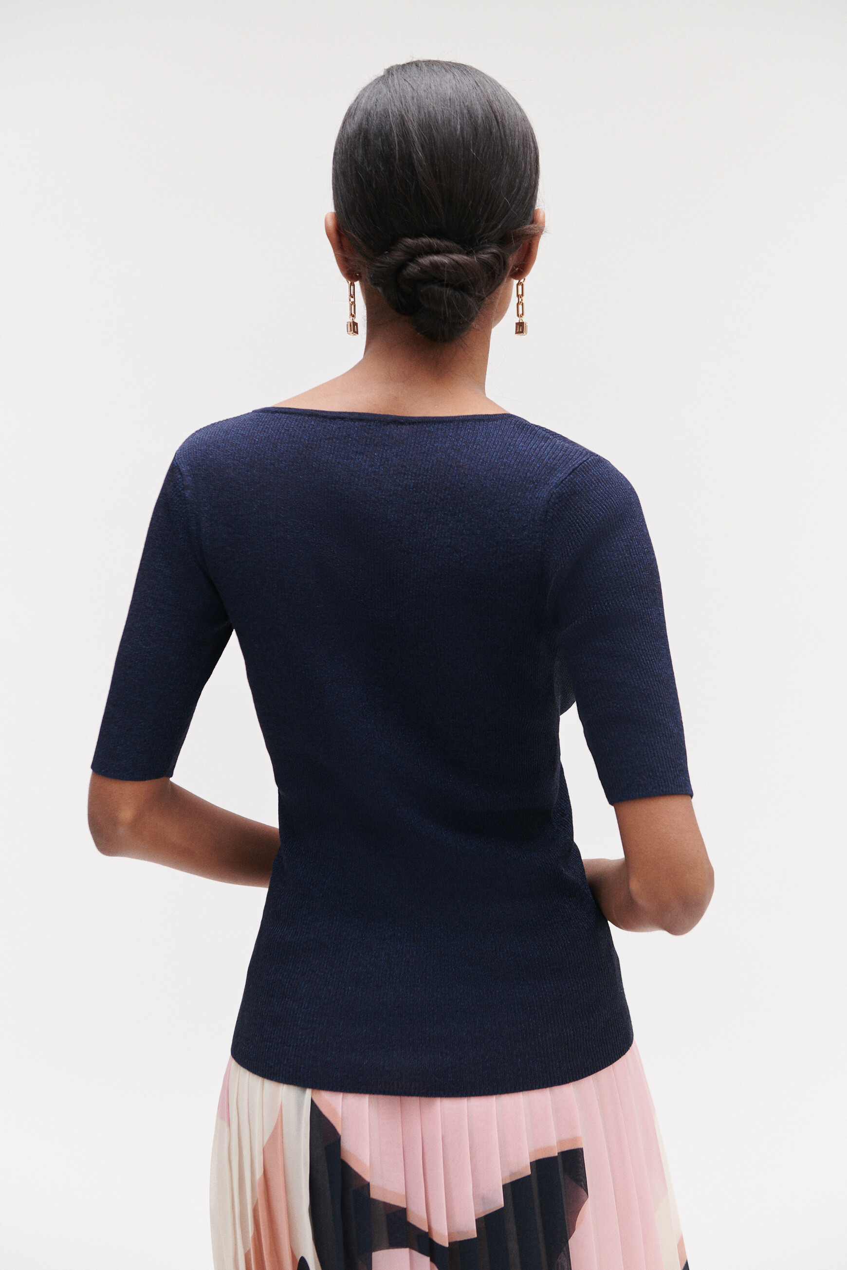 pull kate en maille cotelee et lurex bleu marine femme Pull kate en maille côtelée et lurex bleu marine femme