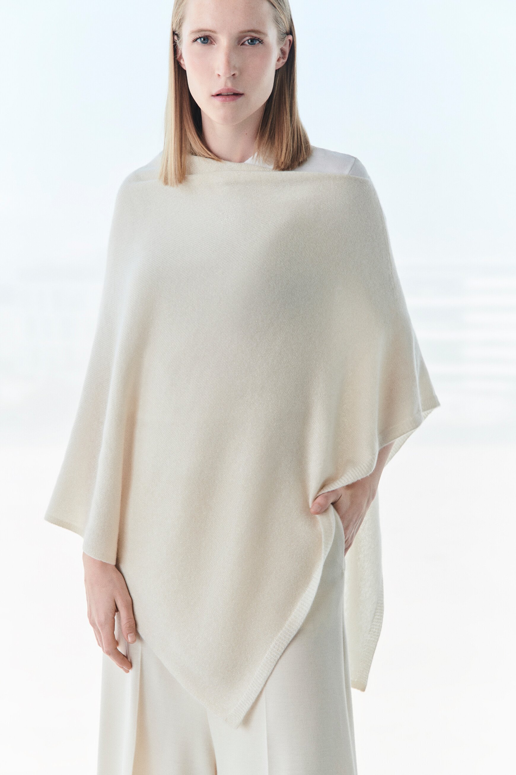 poncho baltia ivoire femme