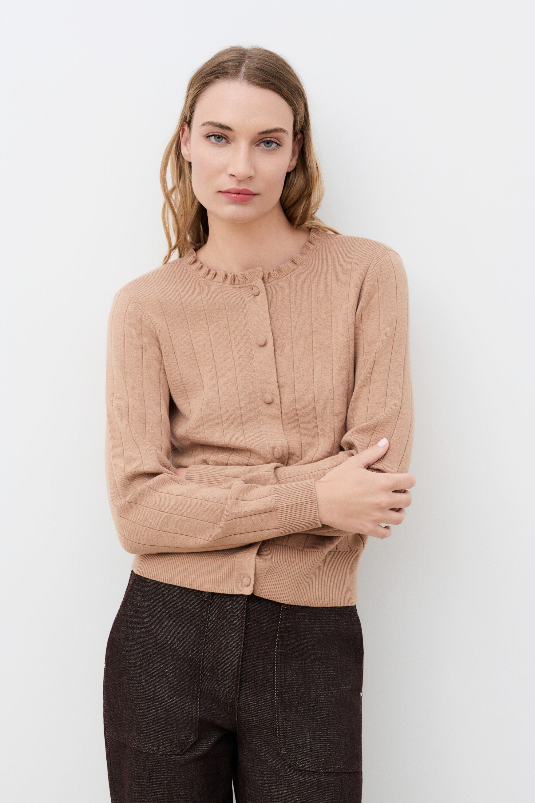 Mdixie cardigan camel woman