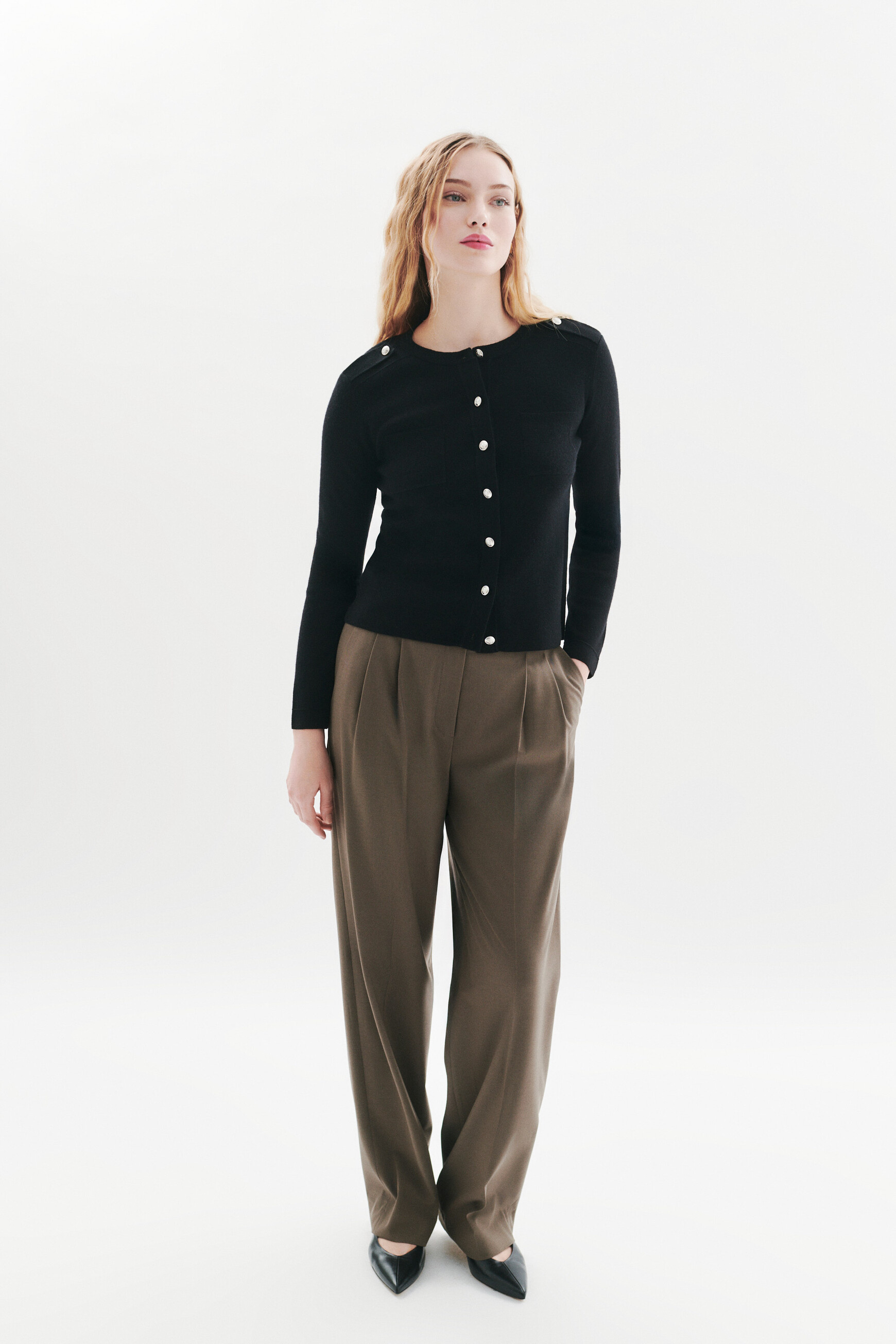 Marjorie sweater black woman