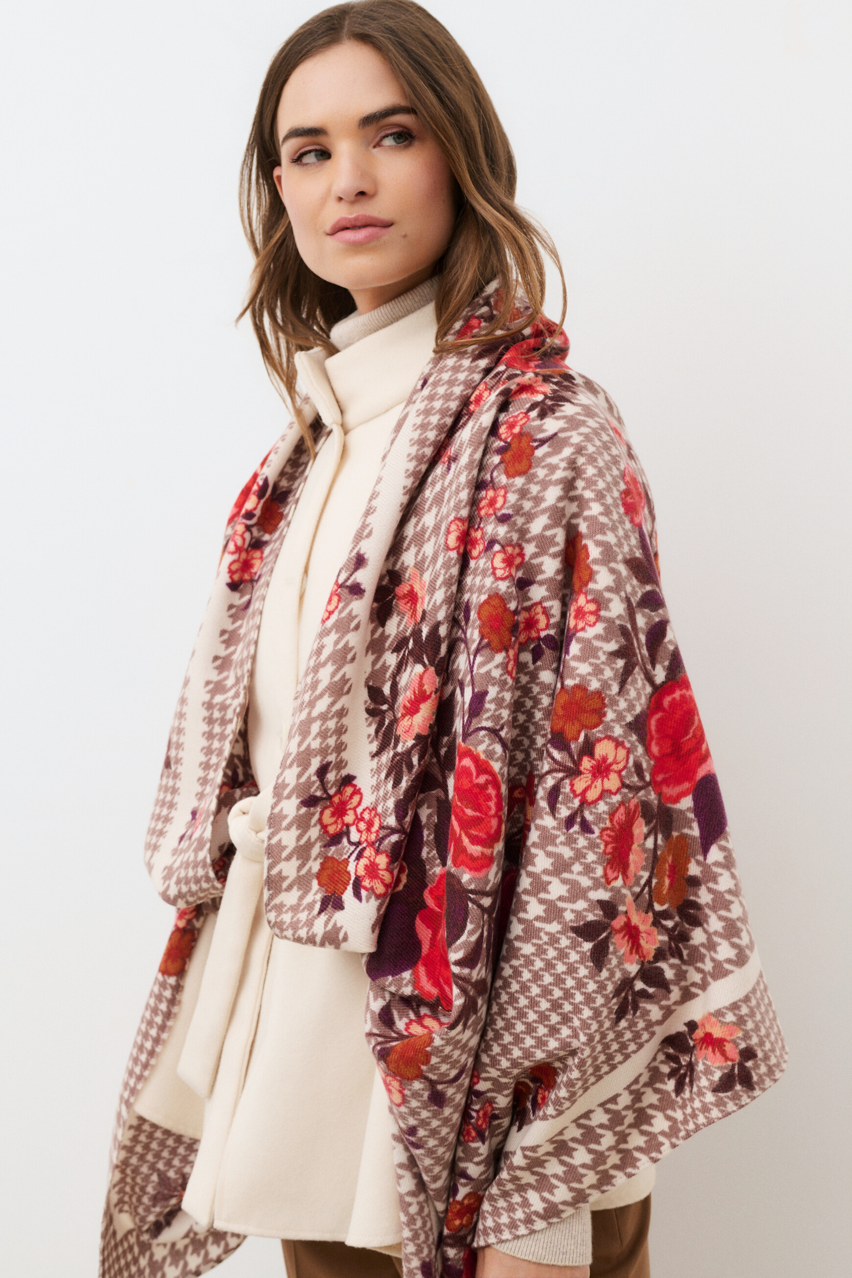 Scarf isseria light brown woman