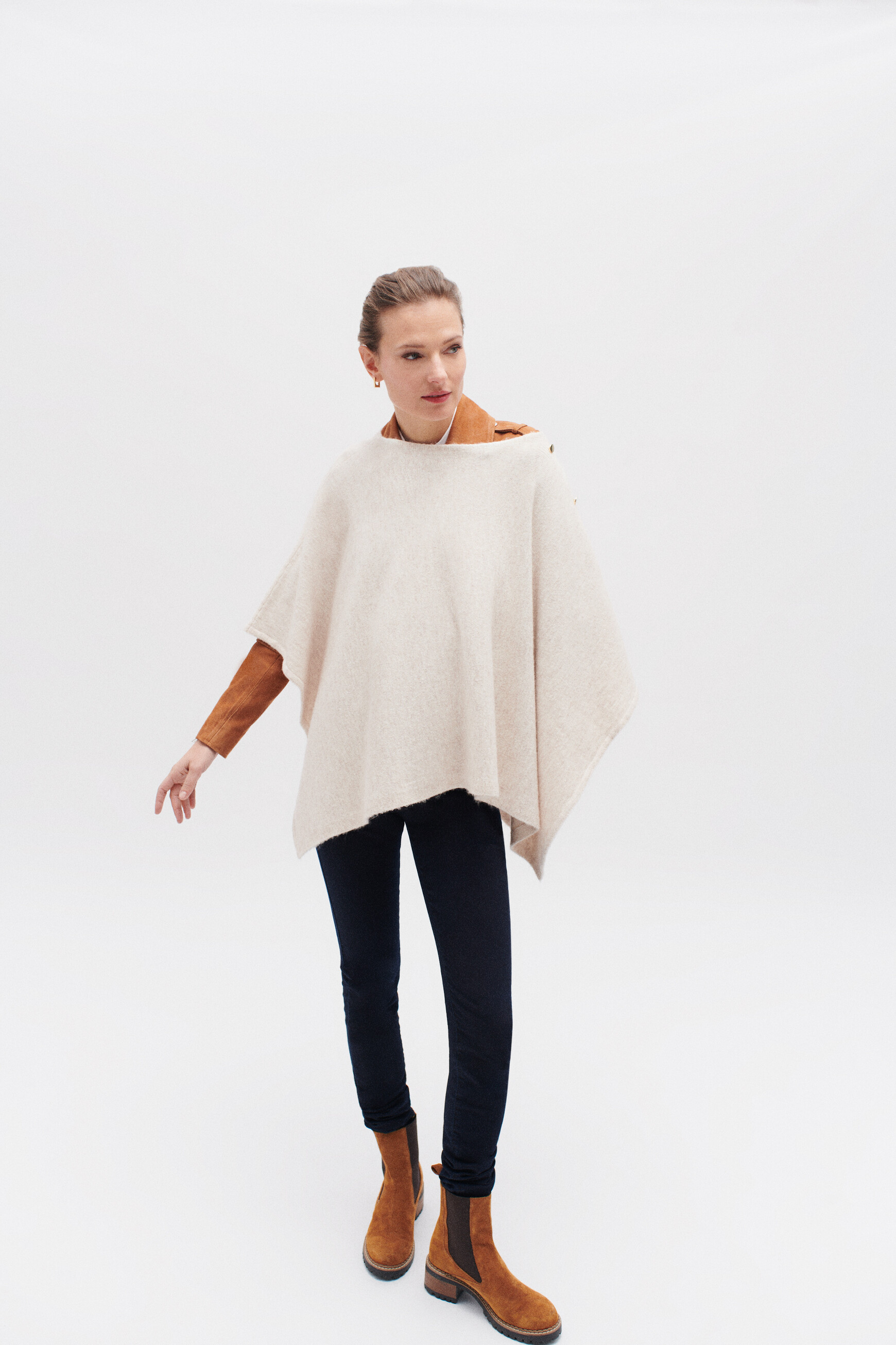 poncho lisa b beige femme