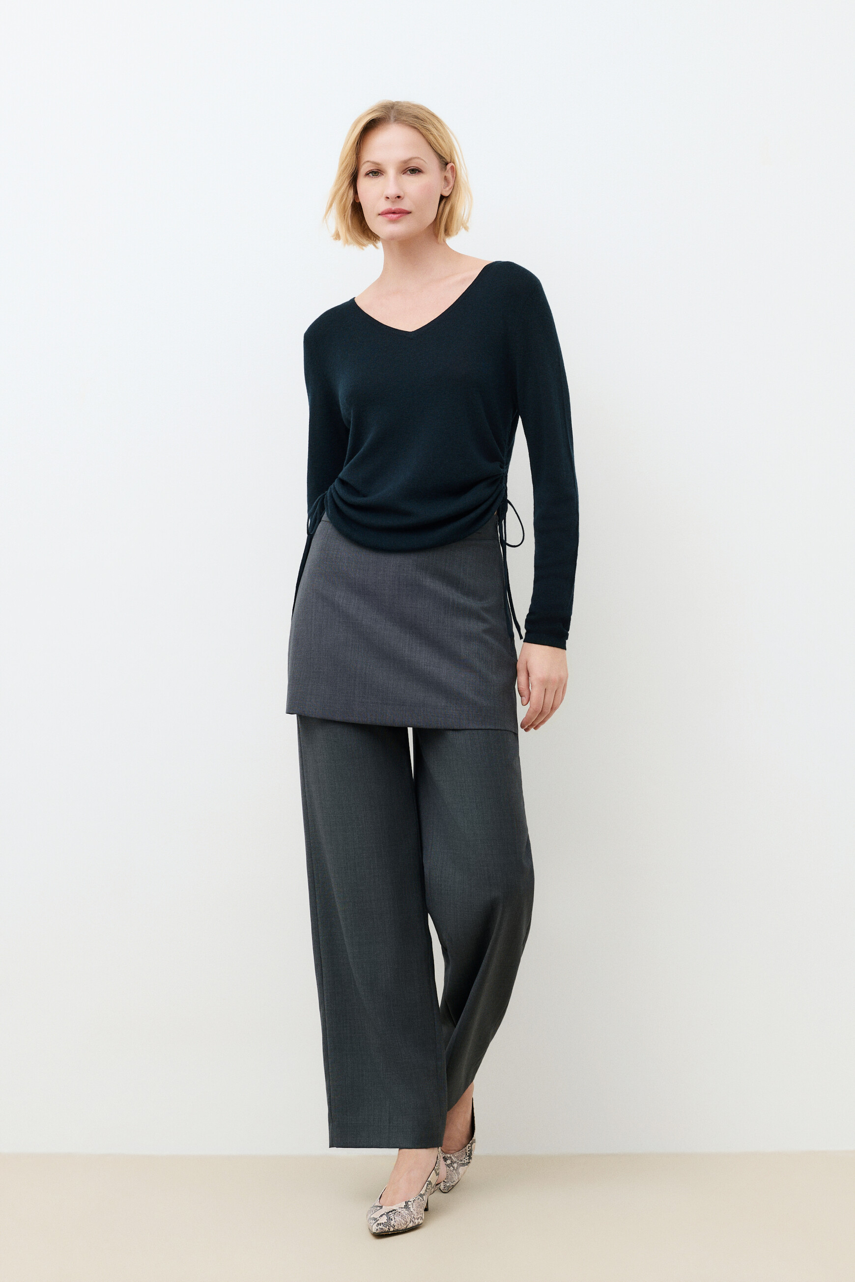 Msidonie sweater black woman
