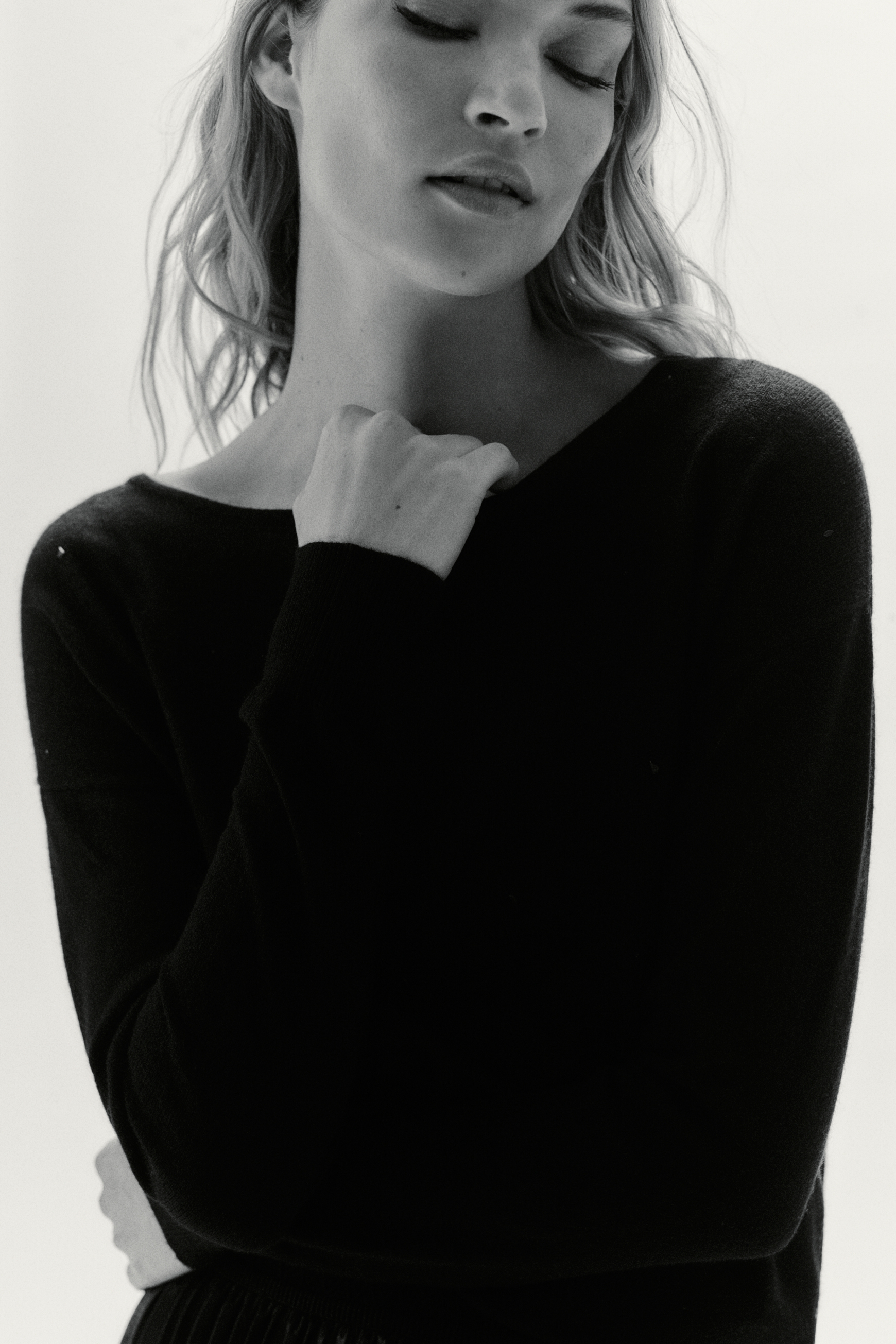 pull laura noir femme pull laura noir femme