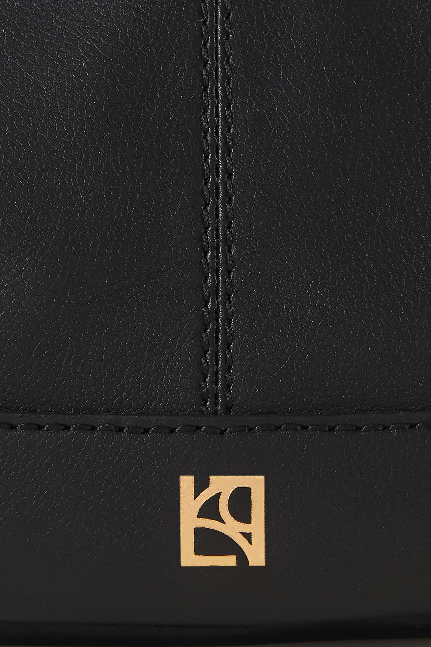 Naturel leather savana bum bag black woman