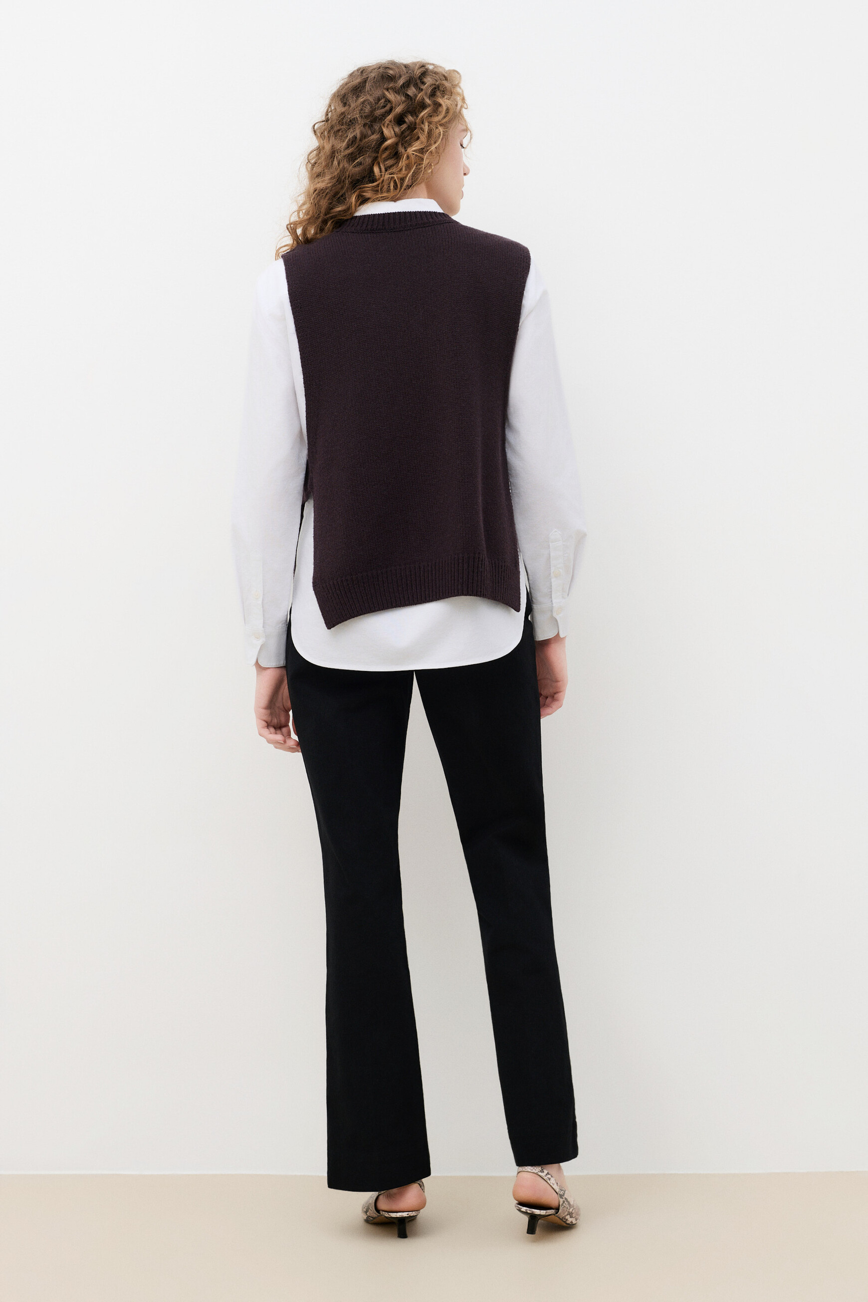 hevy poncho dark brown woman