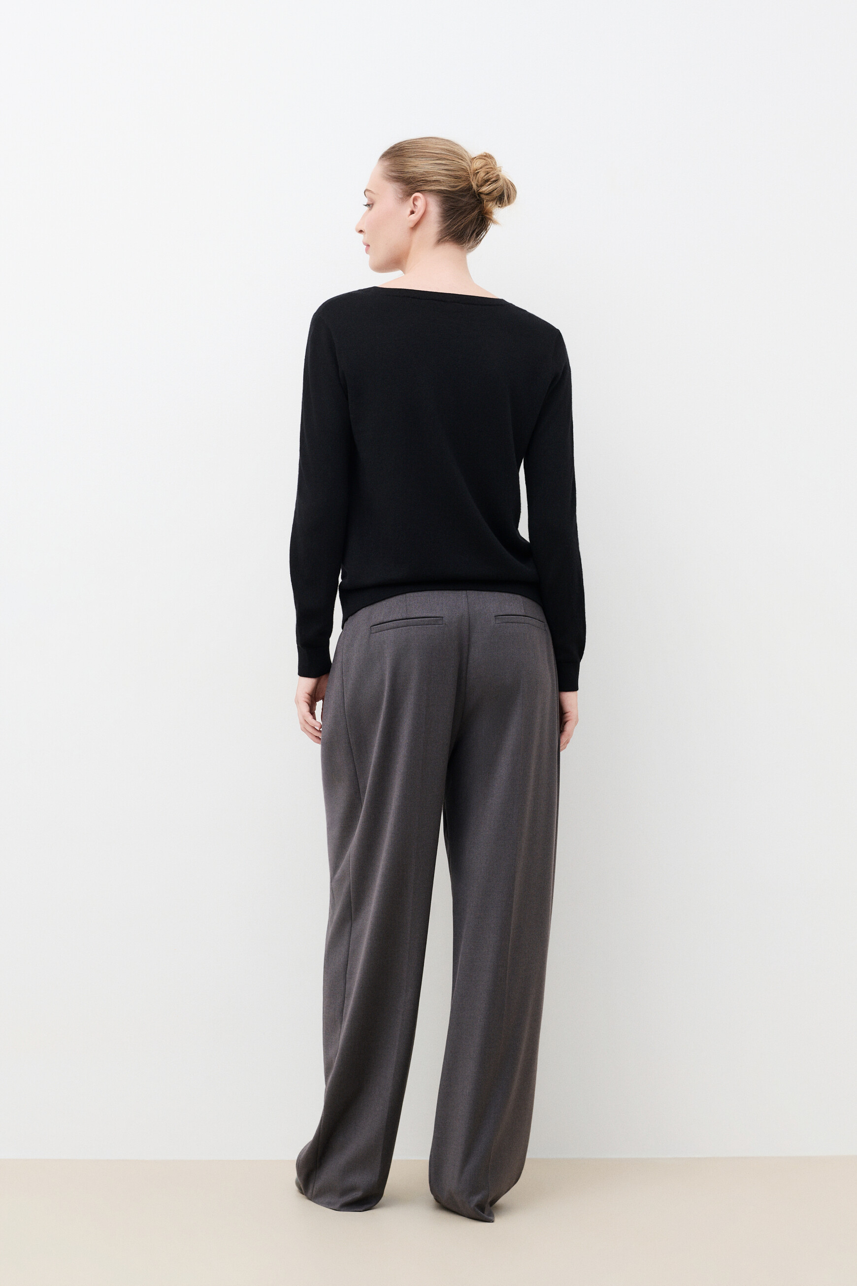 Mclaudine sweater black woman