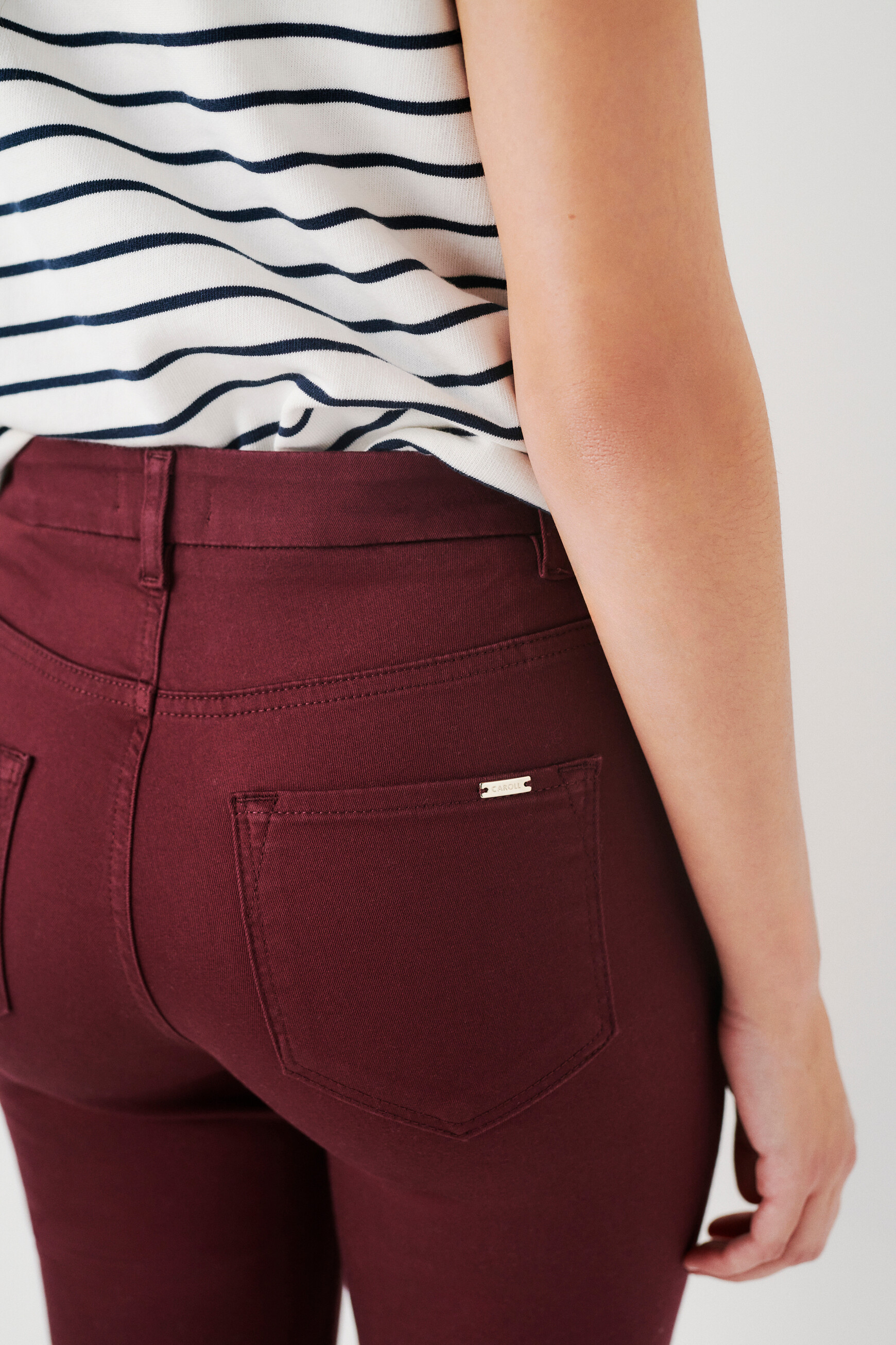 Pantalon slim bordeaux femme 2025