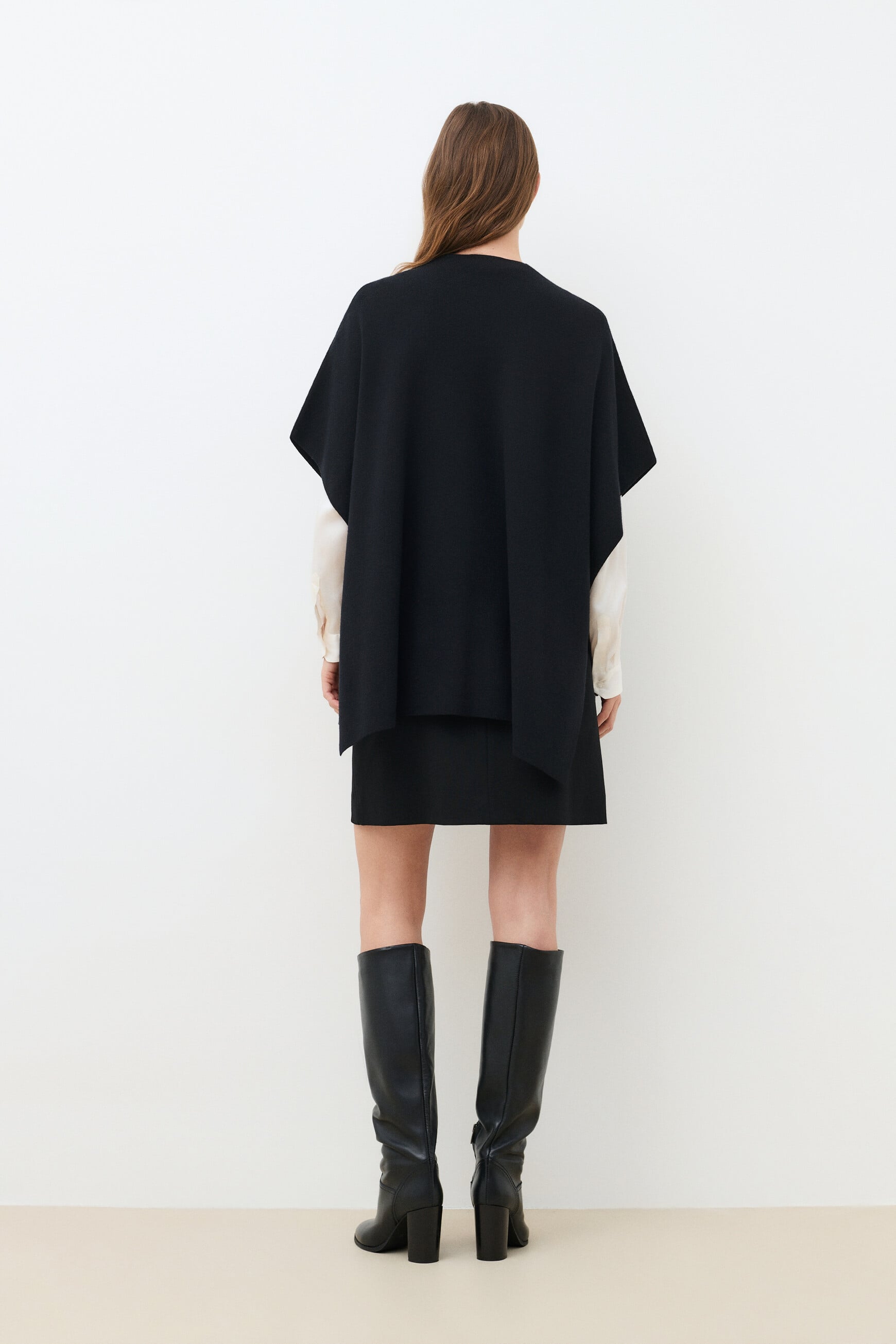 Poncho Hegil noir femme