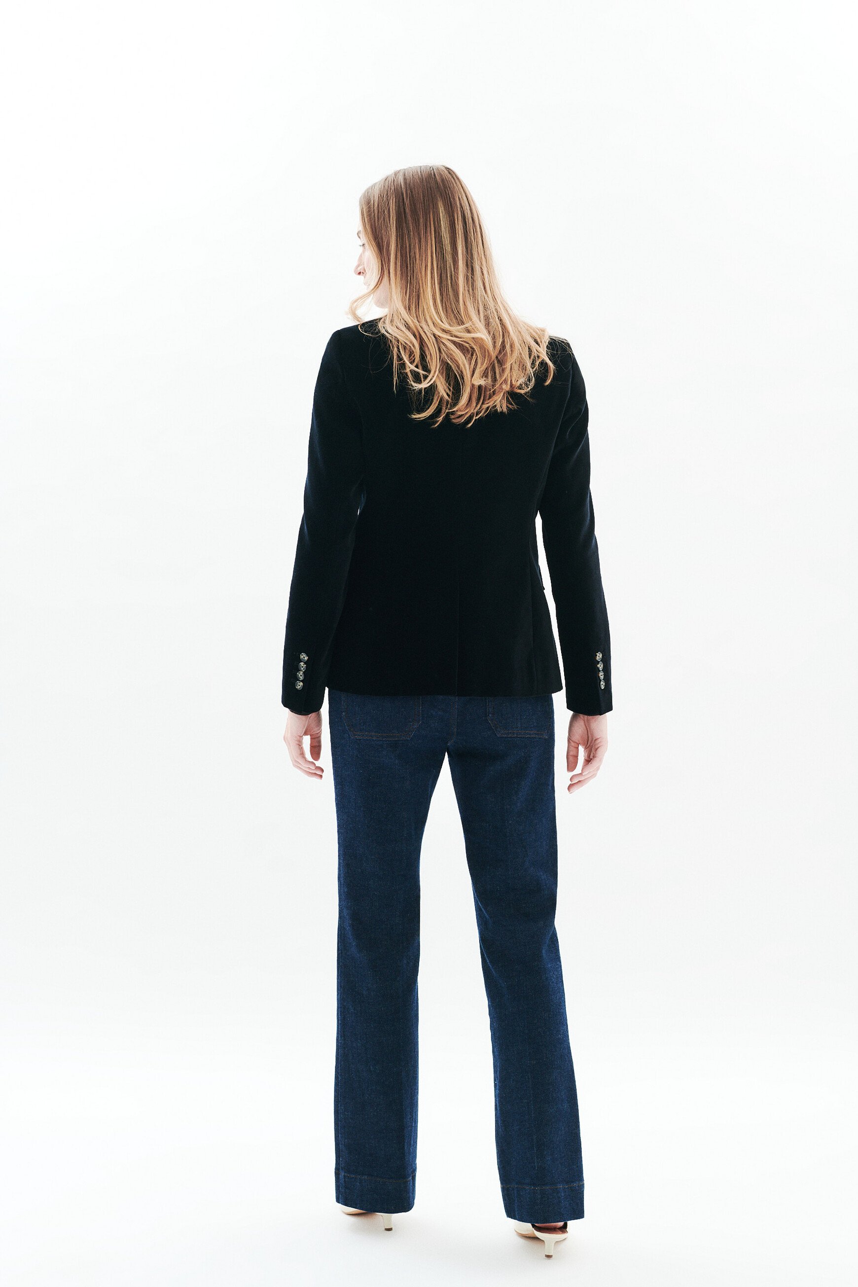 Aurora blazer black woman