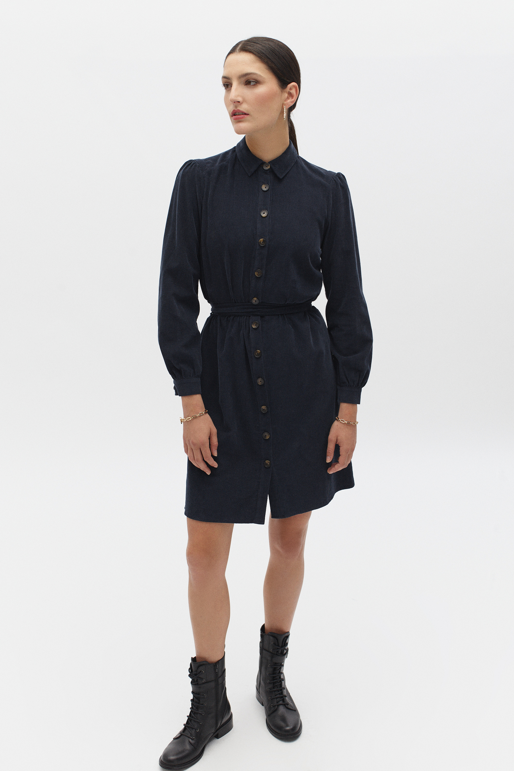 robe chemise en velours milleraies bleu marine femme Robe chemise en velours milleraies. bleu marine femme