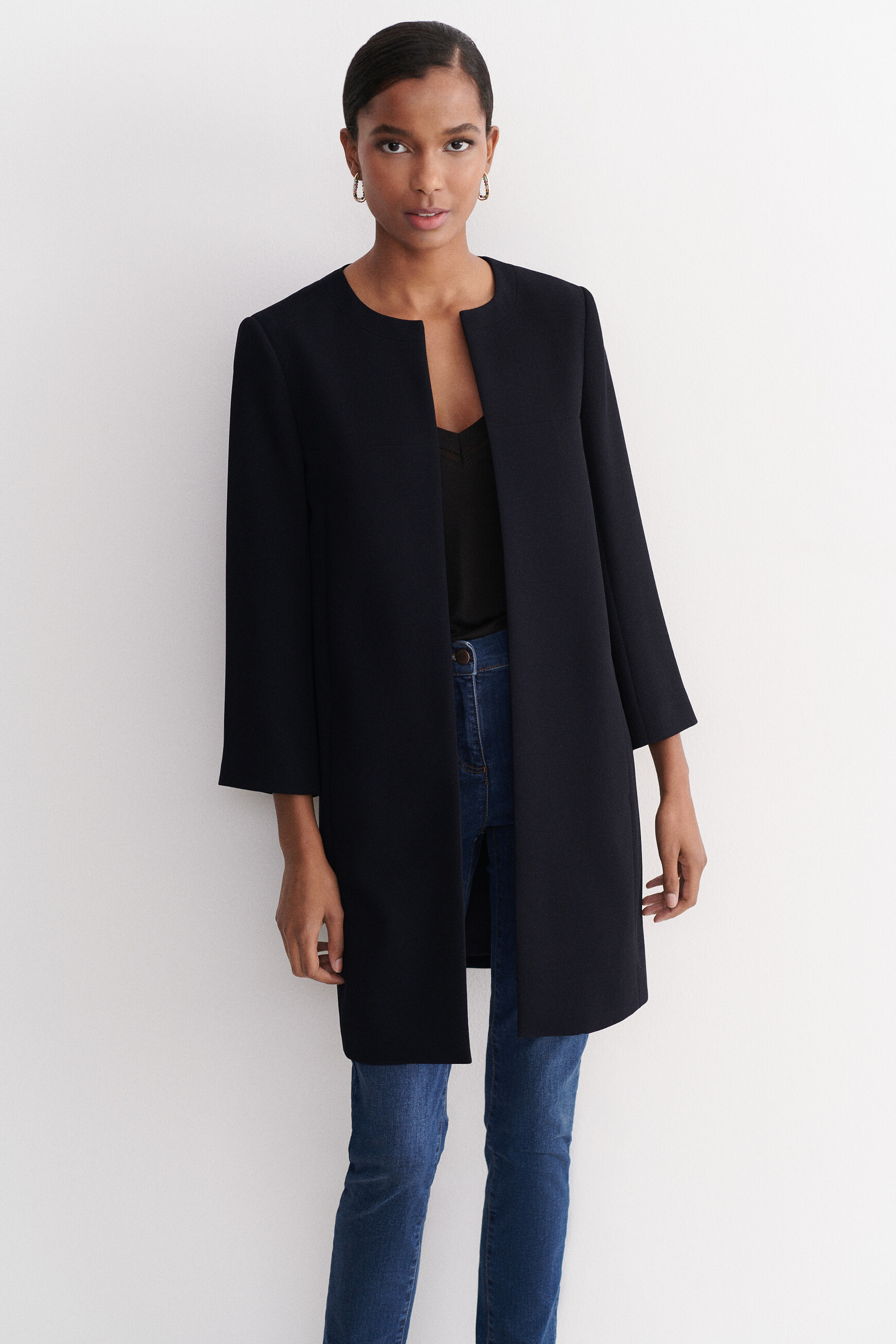 veste longueur midi et coupe structuree bleu marine femme Veste longueur midi et coupe structurée. bleu marine femme