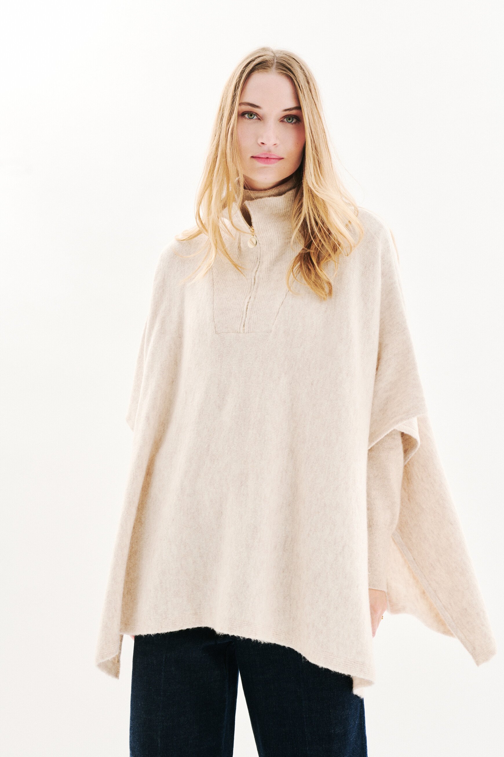 poncho herios sandfarben damen Poncho Herios sandfarben damen