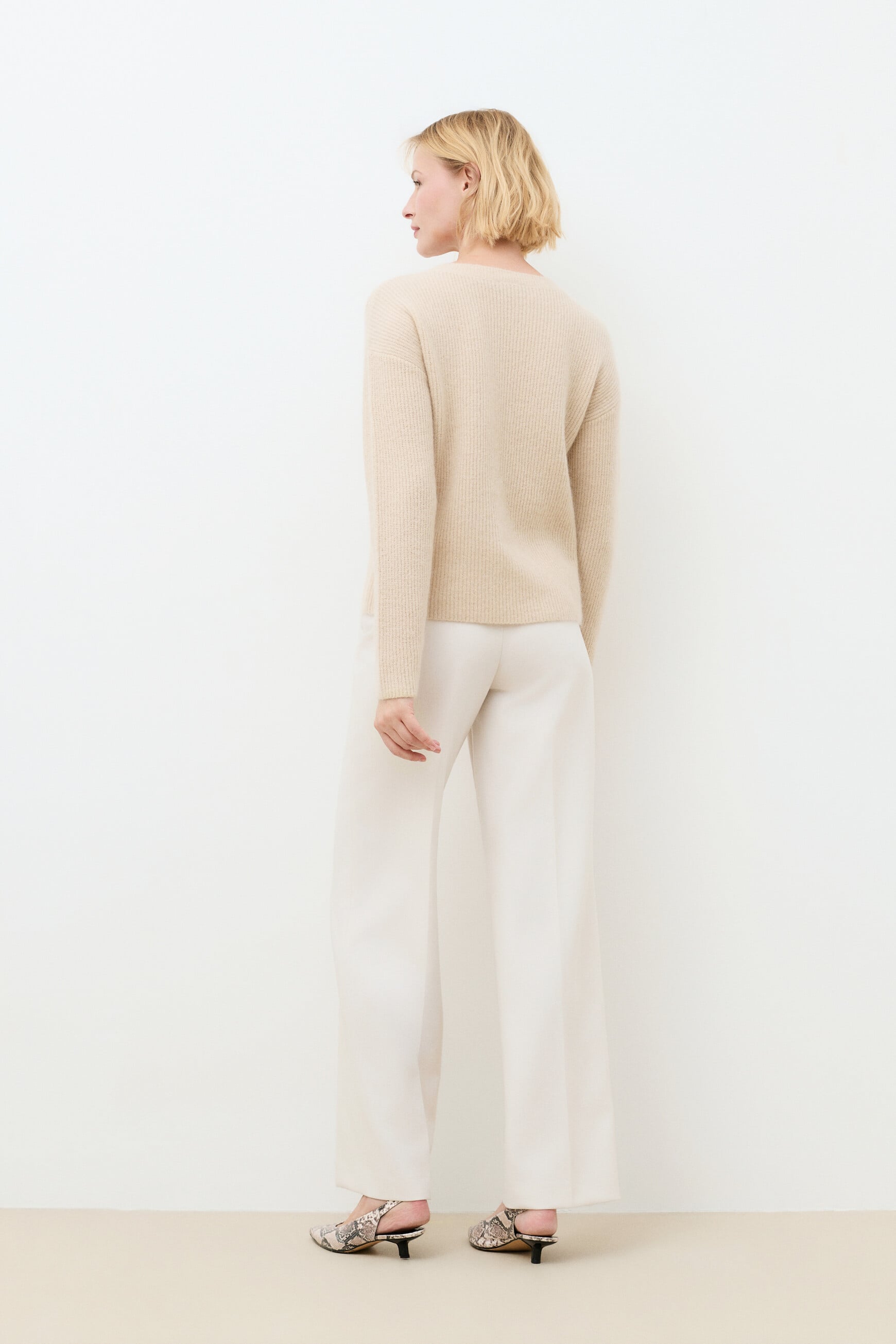 Mwilma sweater sand woman