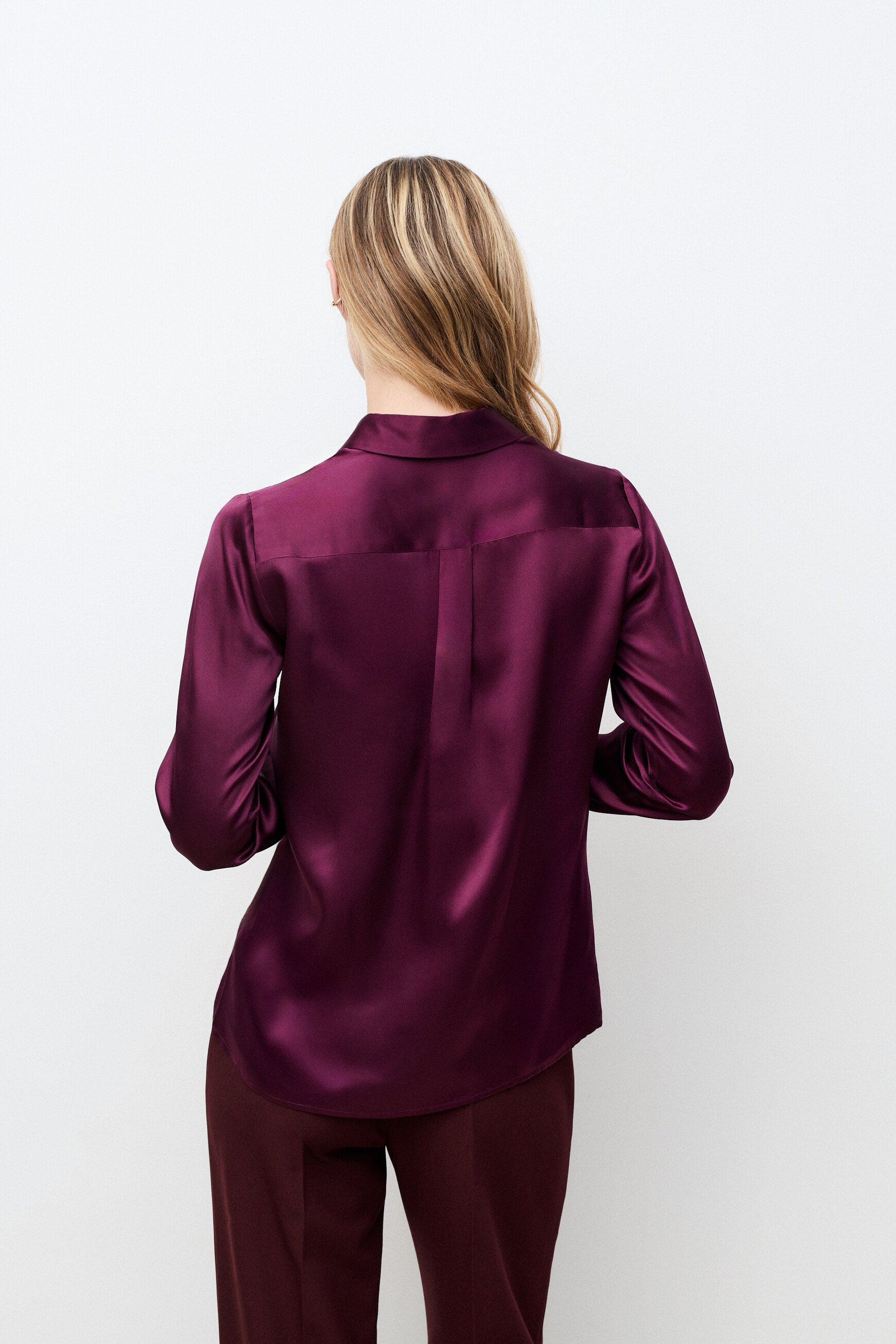 Camisa jeanne b 100% seda ameixa mulher