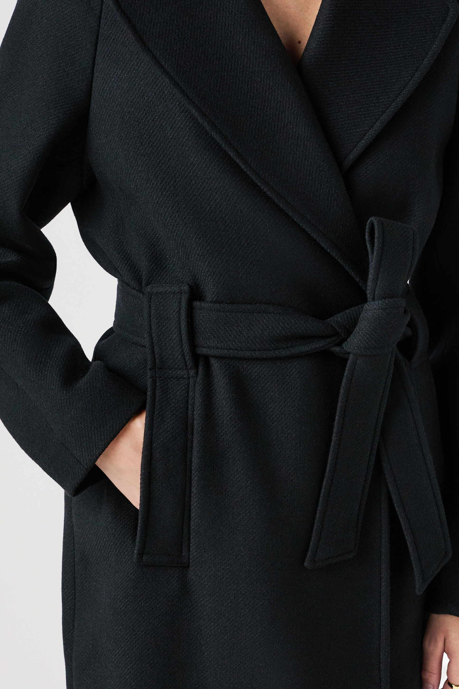 Gmanami coat black woman