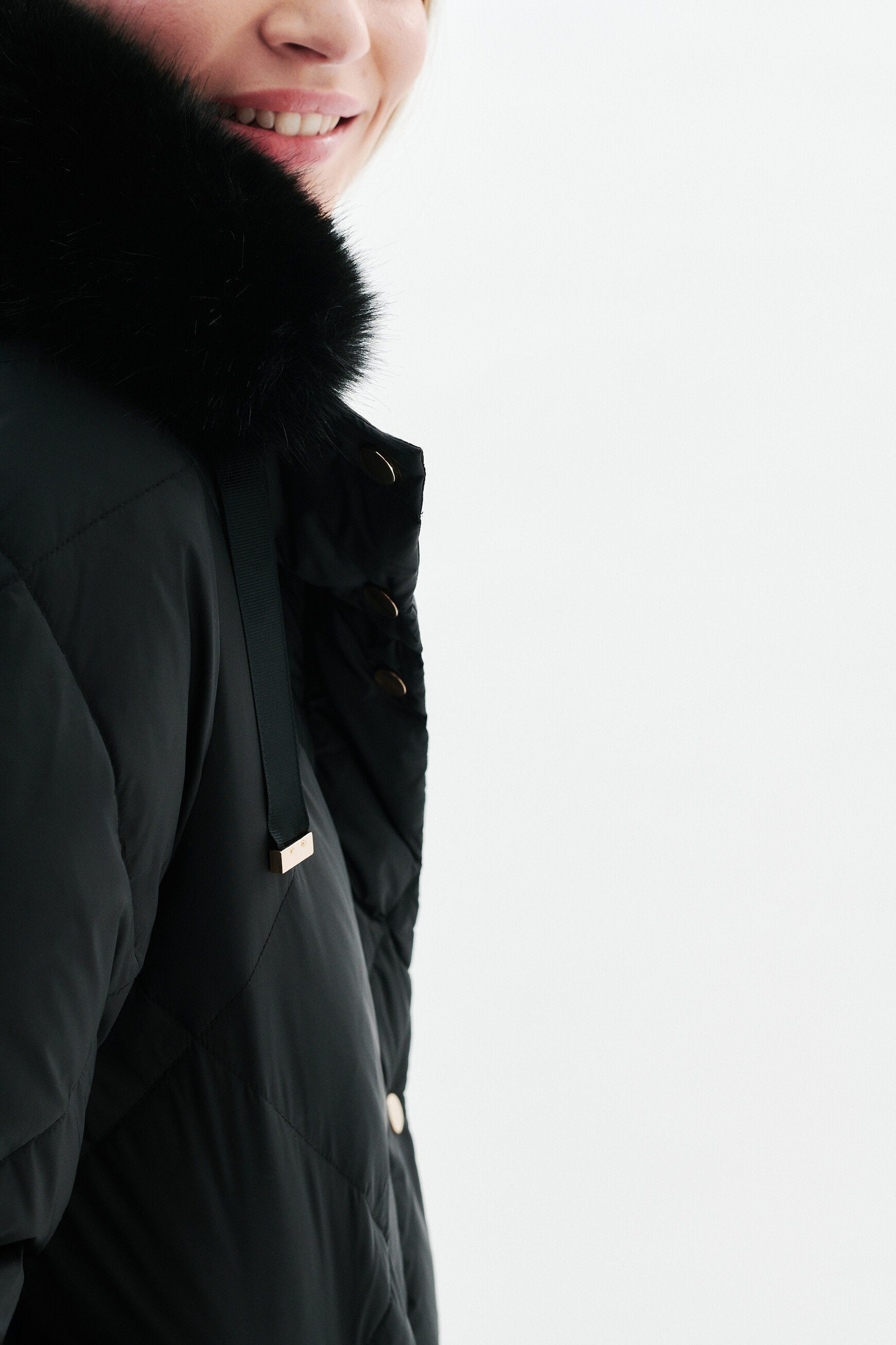 Gavona puffer jacket black woman