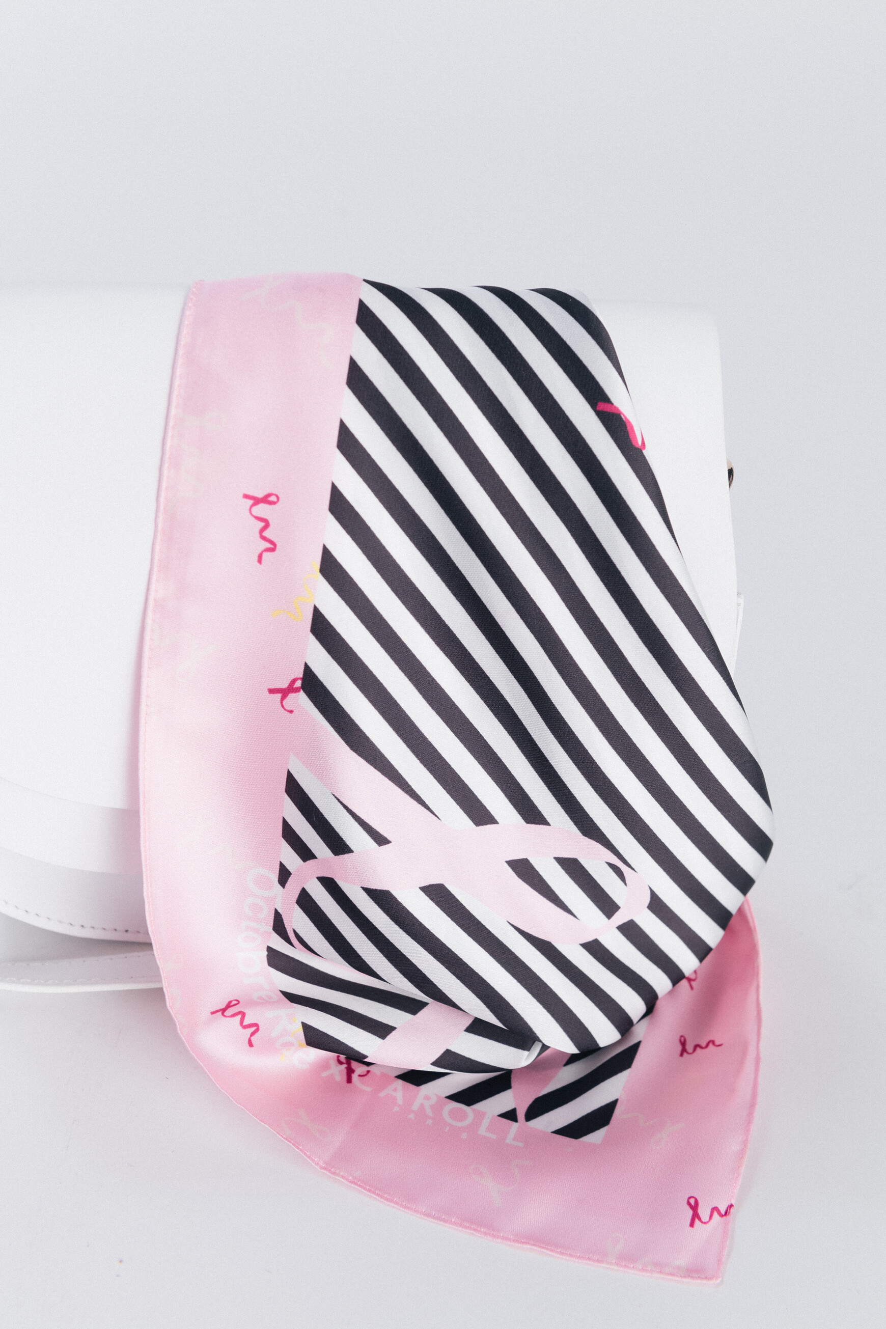 foulard octobre rose noir femme Foulard Octobre Rose noir femme