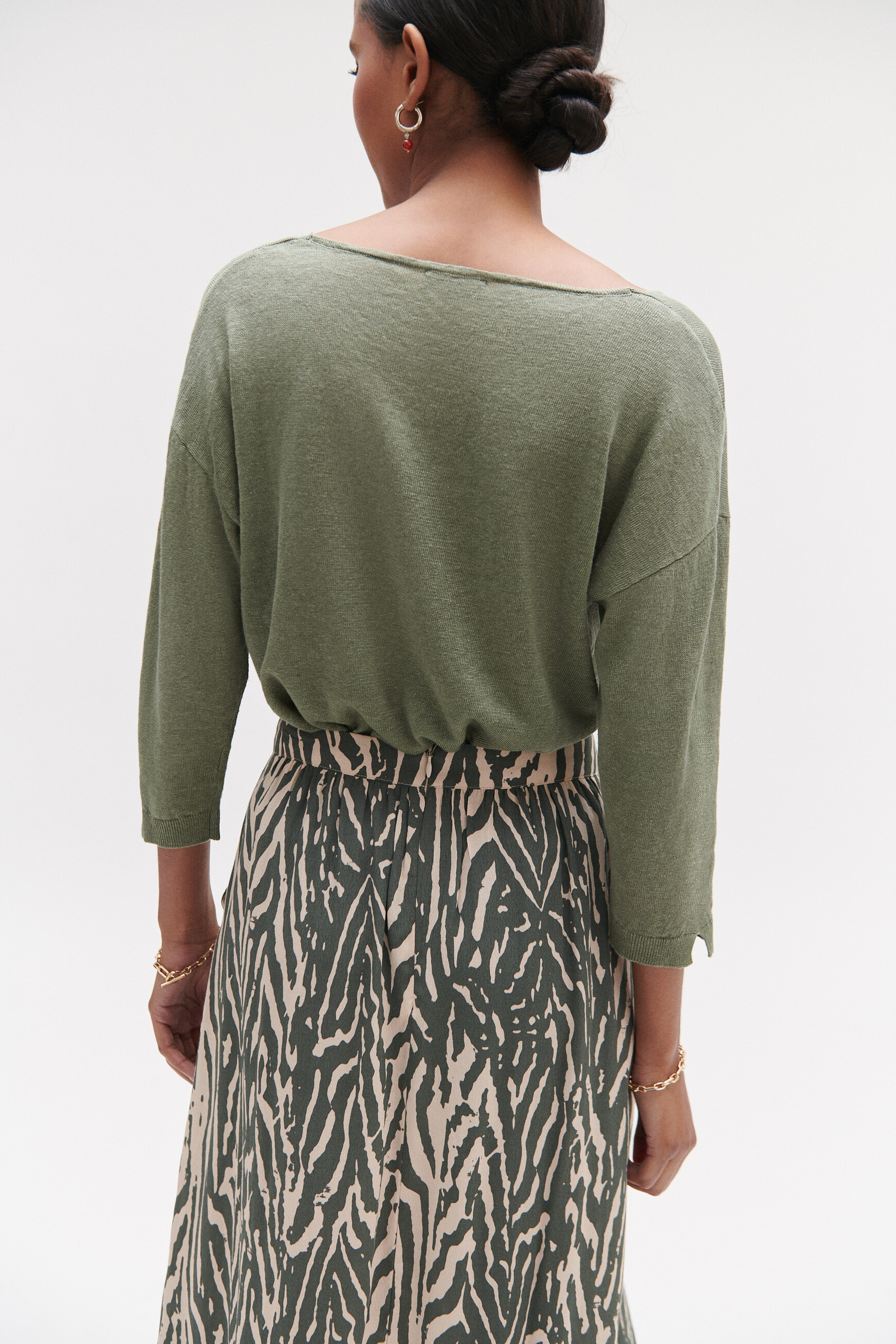 pull alicia col v 100 lin vert kaki femme Pull alicia col V 100% lin vert kaki femme