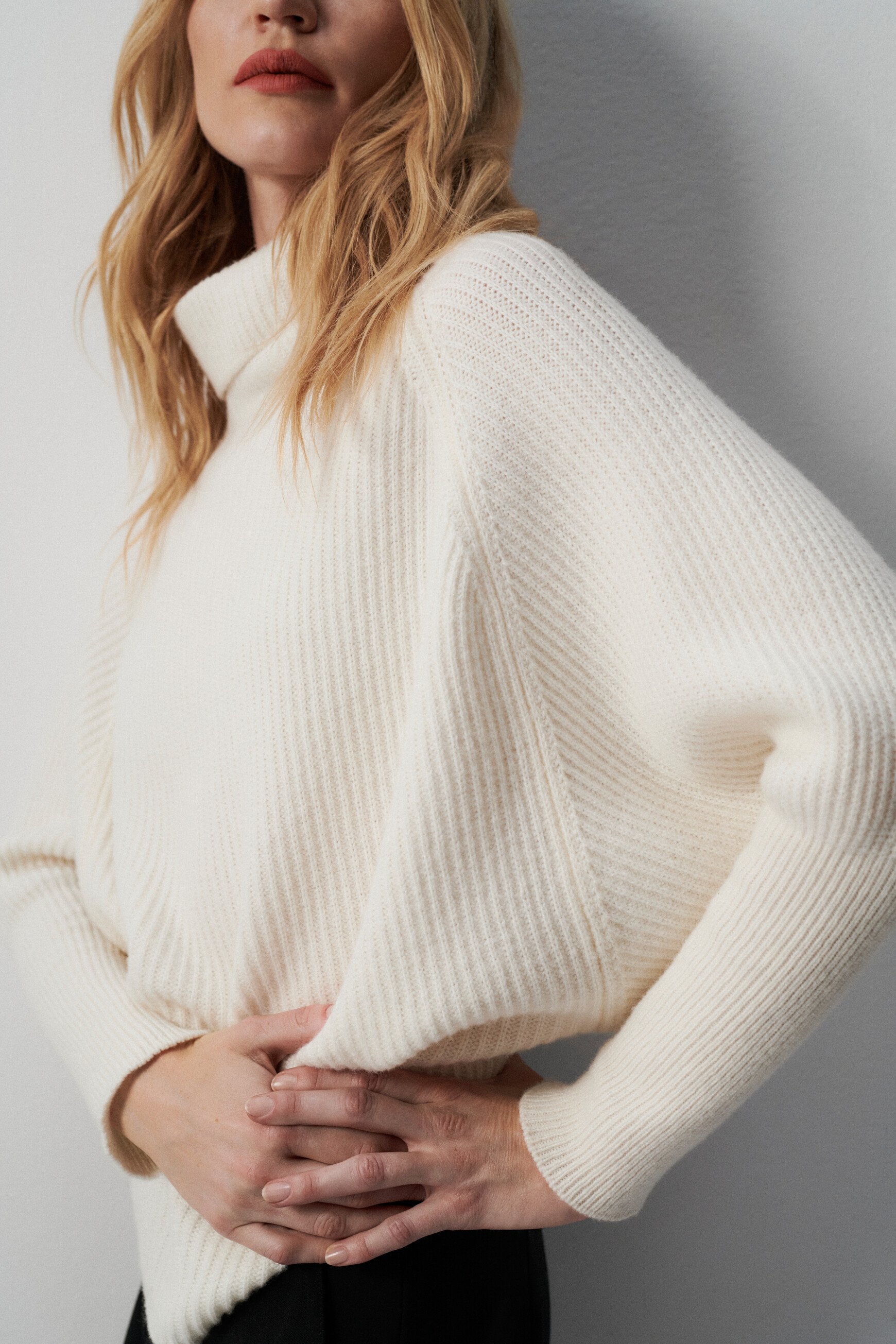 mwarren made in italy sweater ivory woman Mwarren Made in Italy sweater ivory woman