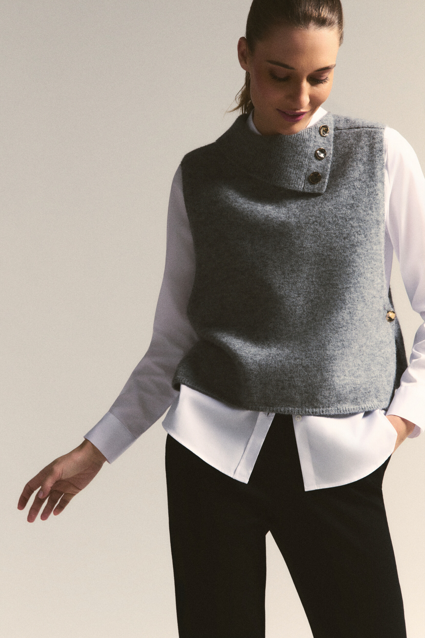 Hoany poncho grey woman