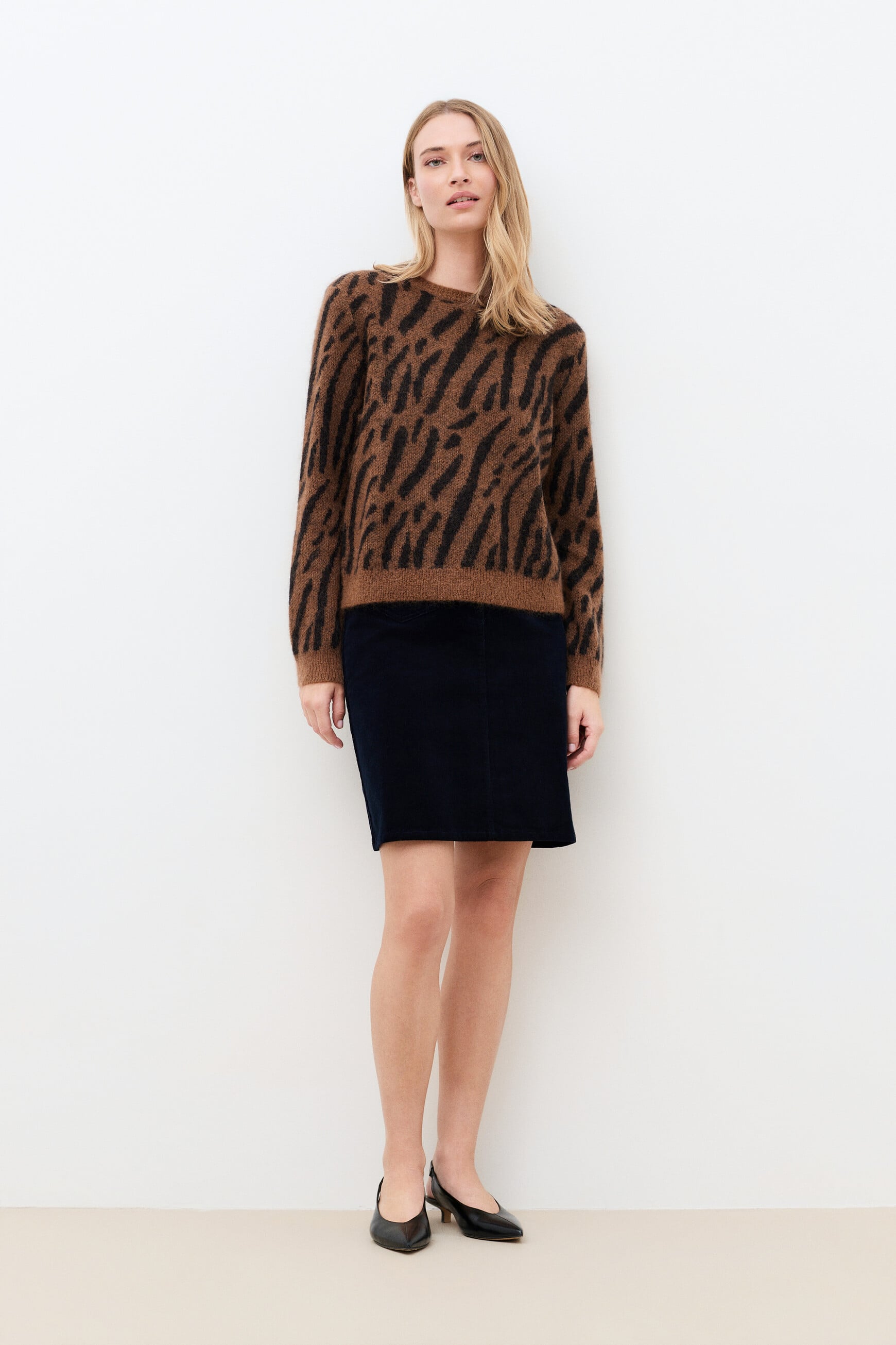 Mtania sweater dark brown woman
