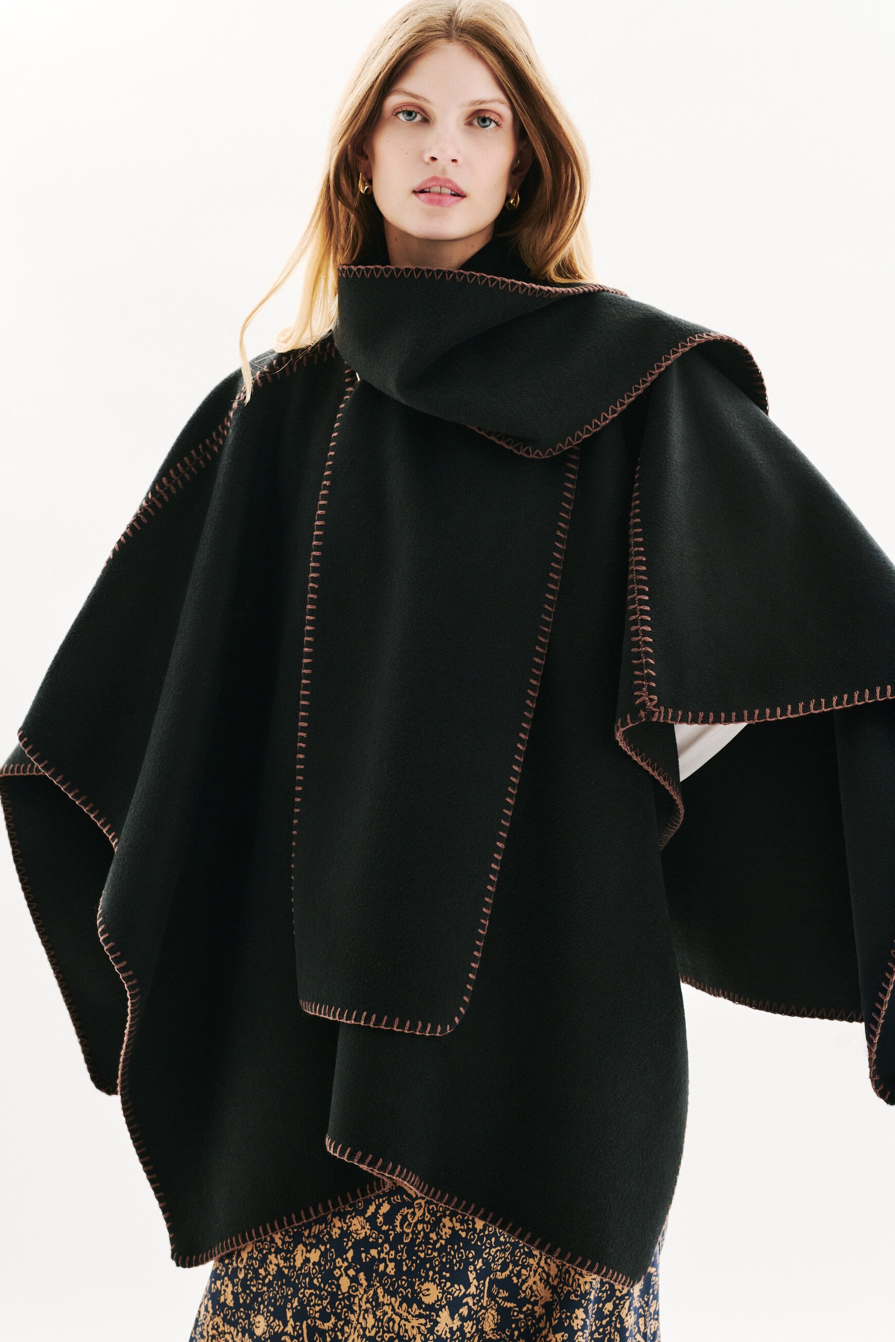 poncho hester noir femme zwart vrouw