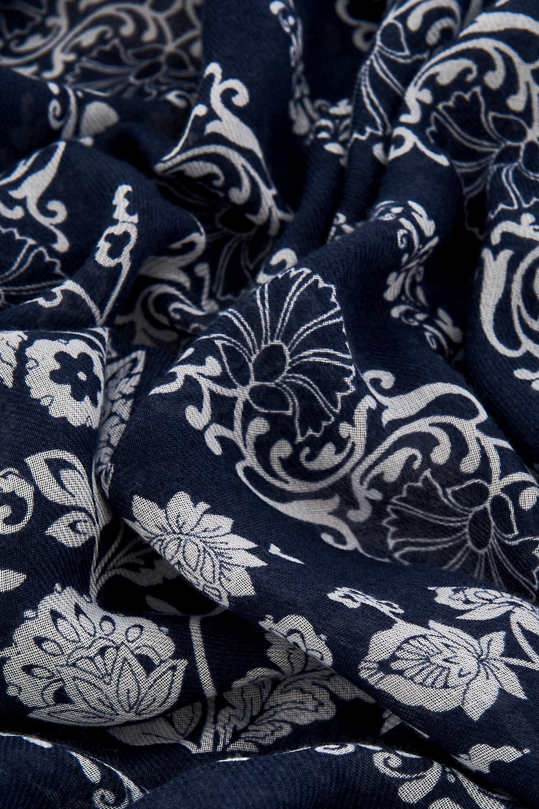 Lysandre scarf navy blue woman