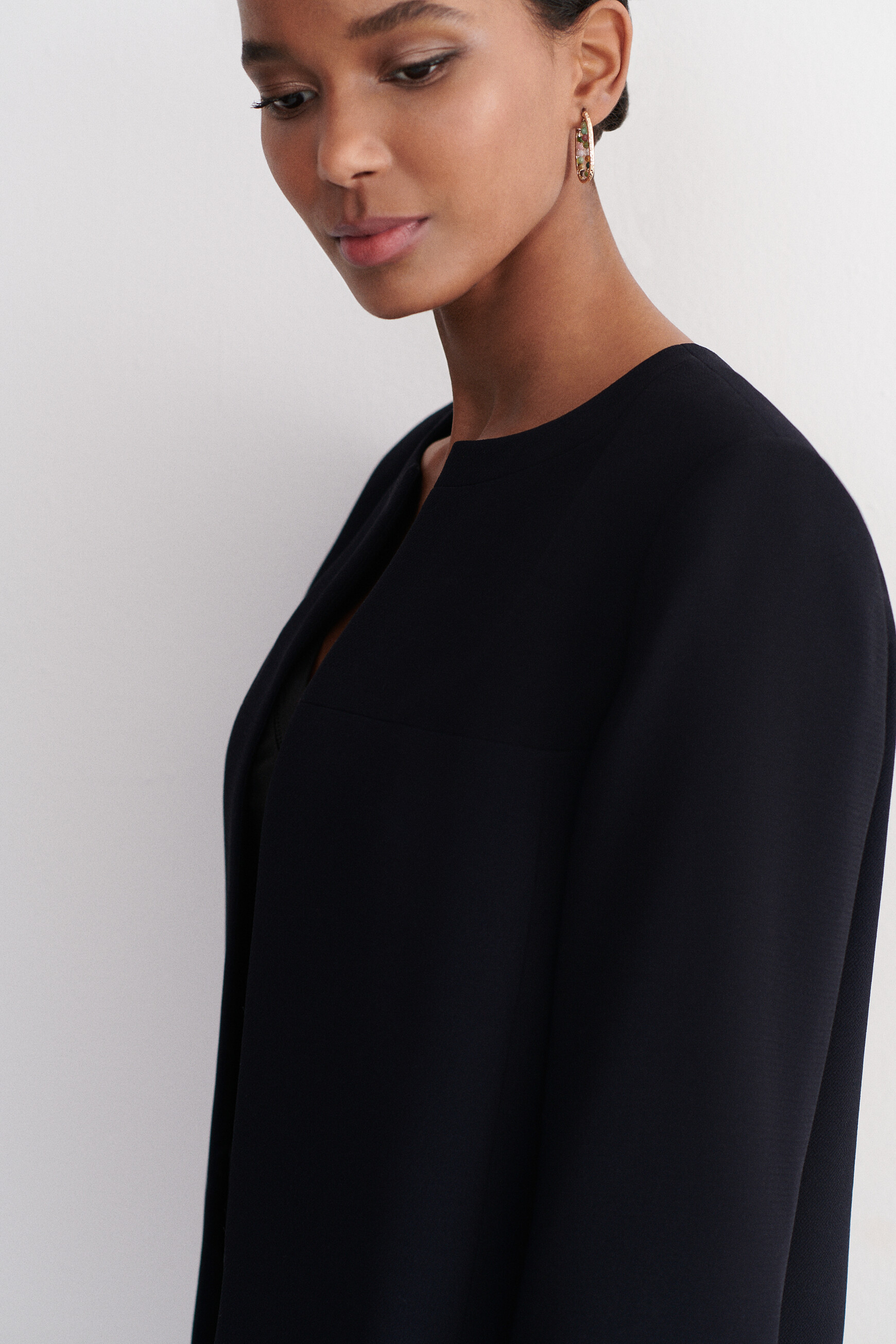 veste longueur midi et coupe structuree bleu marine femme Veste longueur midi et coupe structurée. bleu marine femme