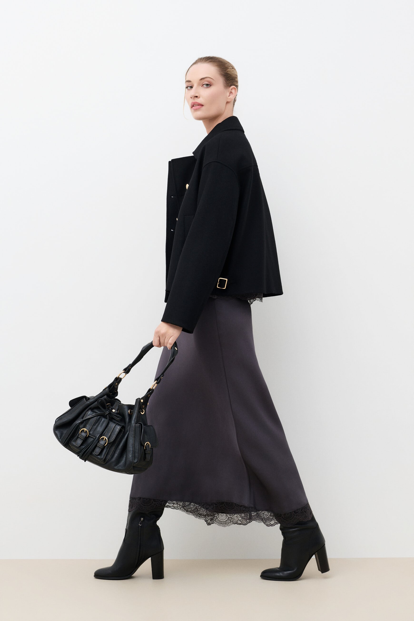 Celebrity skirt grey woman