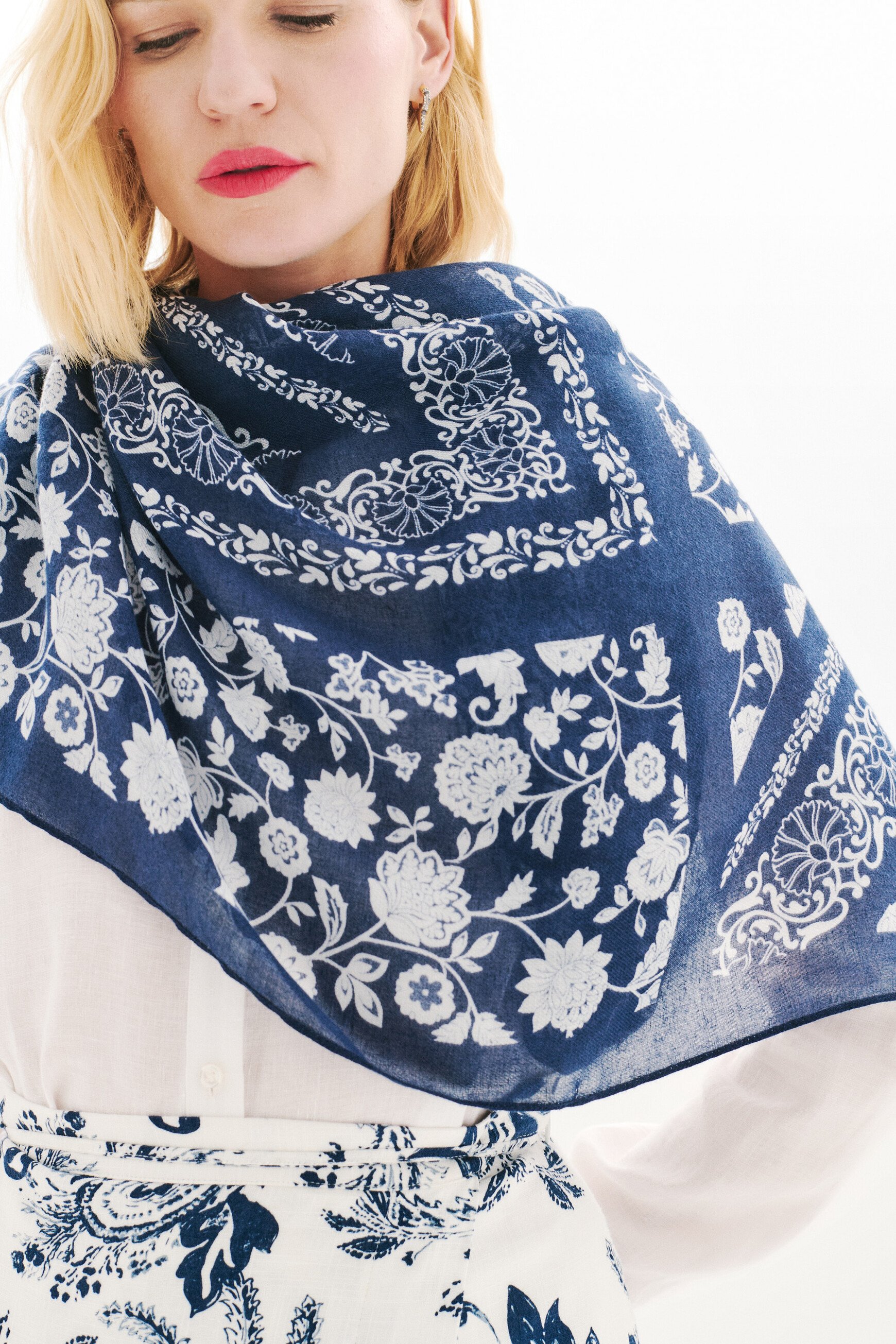 Lysandre scarf navy blue woman