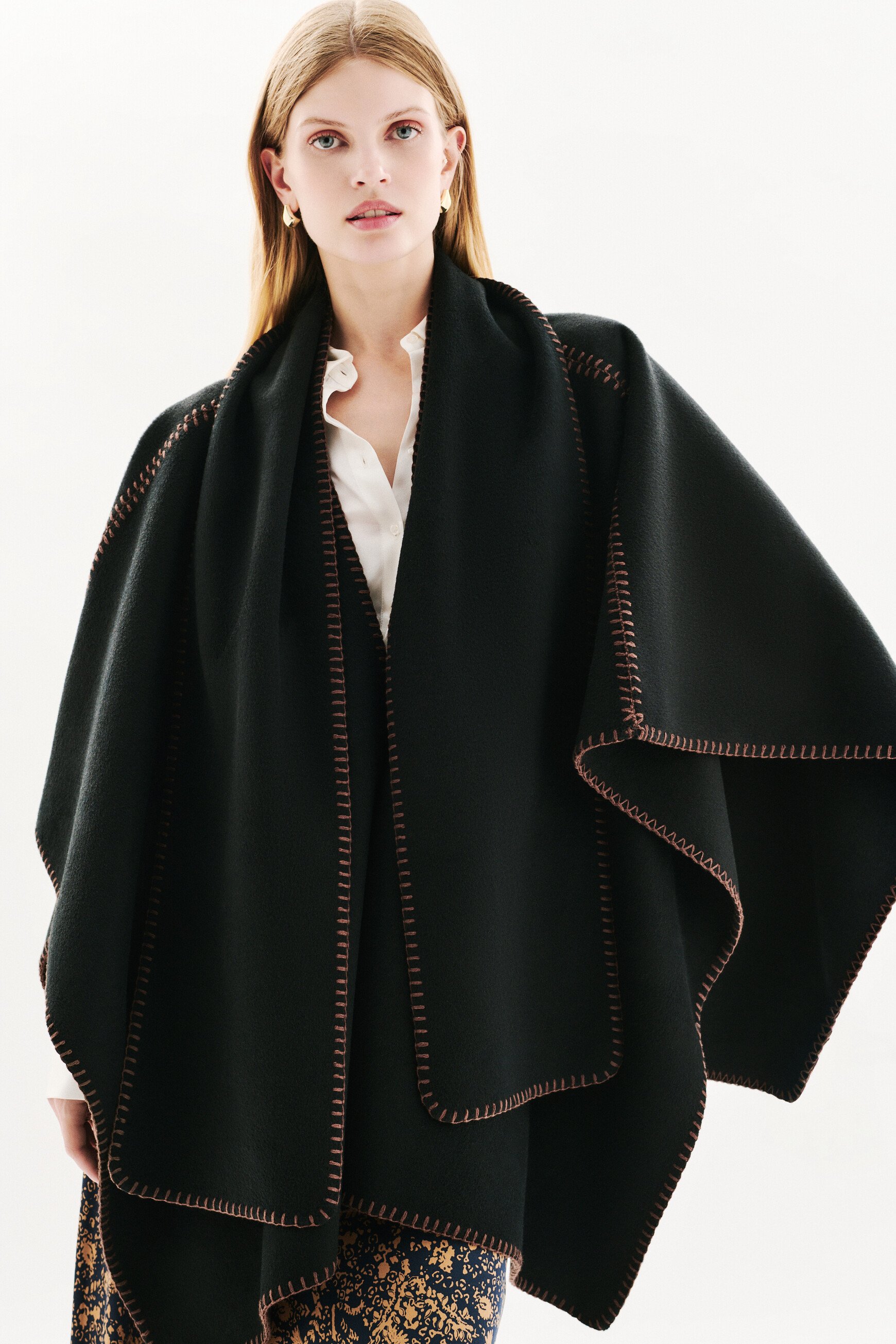 poncho hester noir femme zwart vrouw