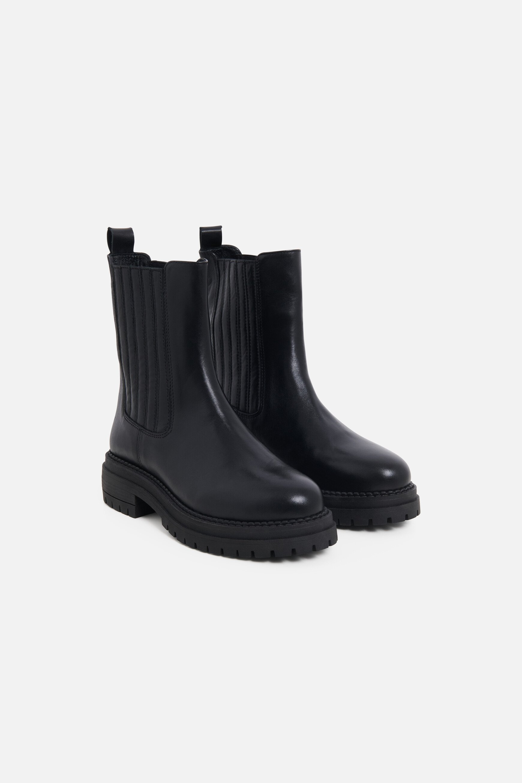 Botas Acatrina em couro natural preto mulher