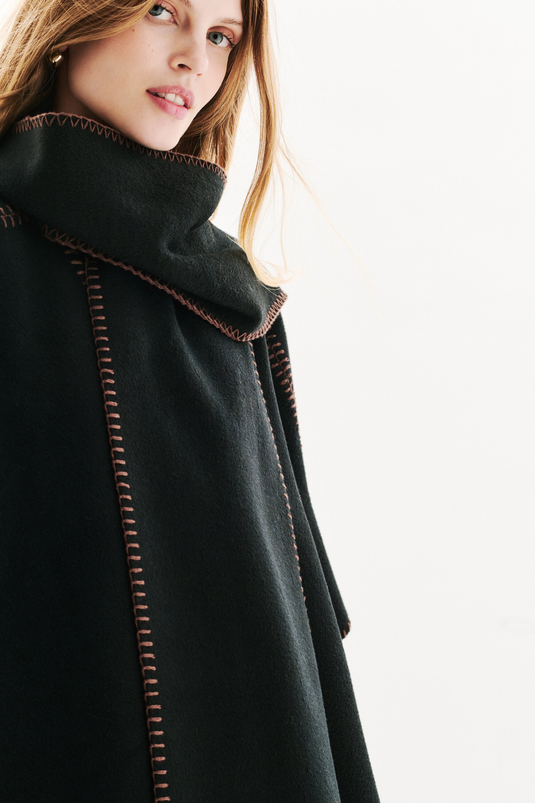poncho hester noir femme zwart vrouw